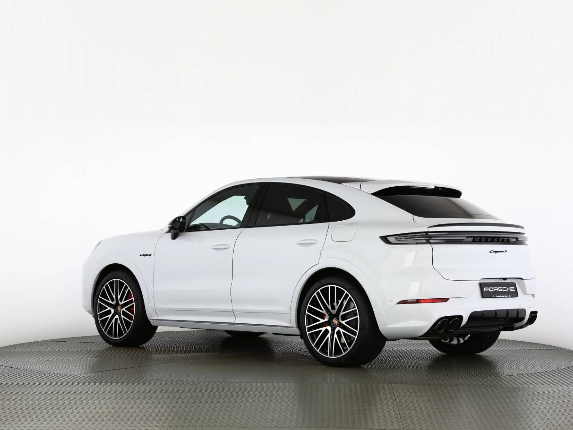 PORSCHE Cayenne S E-Hybrid Coupé Black Edition-image-15