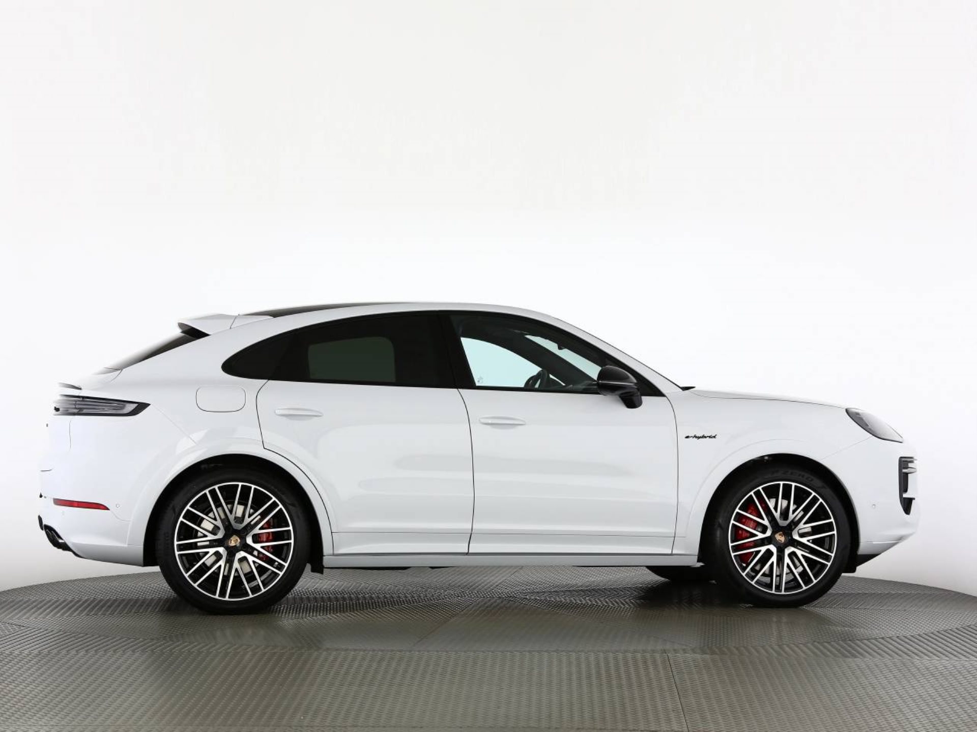 PORSCHE Cayenne S E-Hybrid Coupé Black Edition-image-23