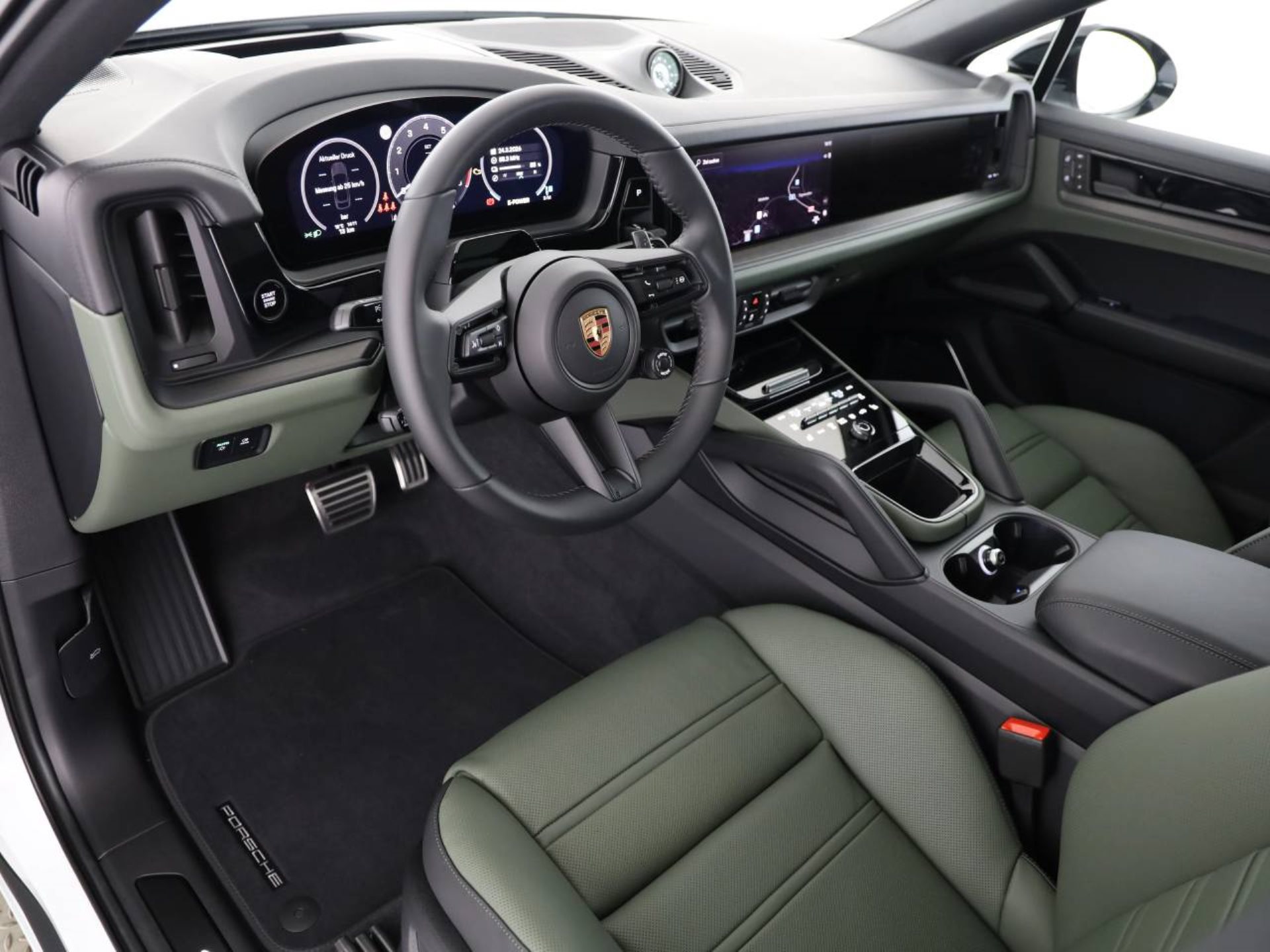 PORSCHE Cayenne S E-Hybrid Coupé Black Edition-showroom-element-3