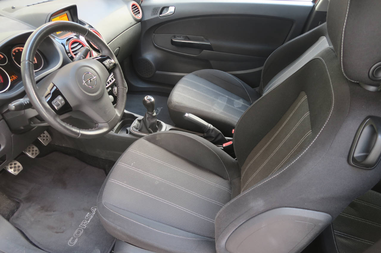 OPEL Corsa 1.4i 16V TP Color Edition-showroom-element-3