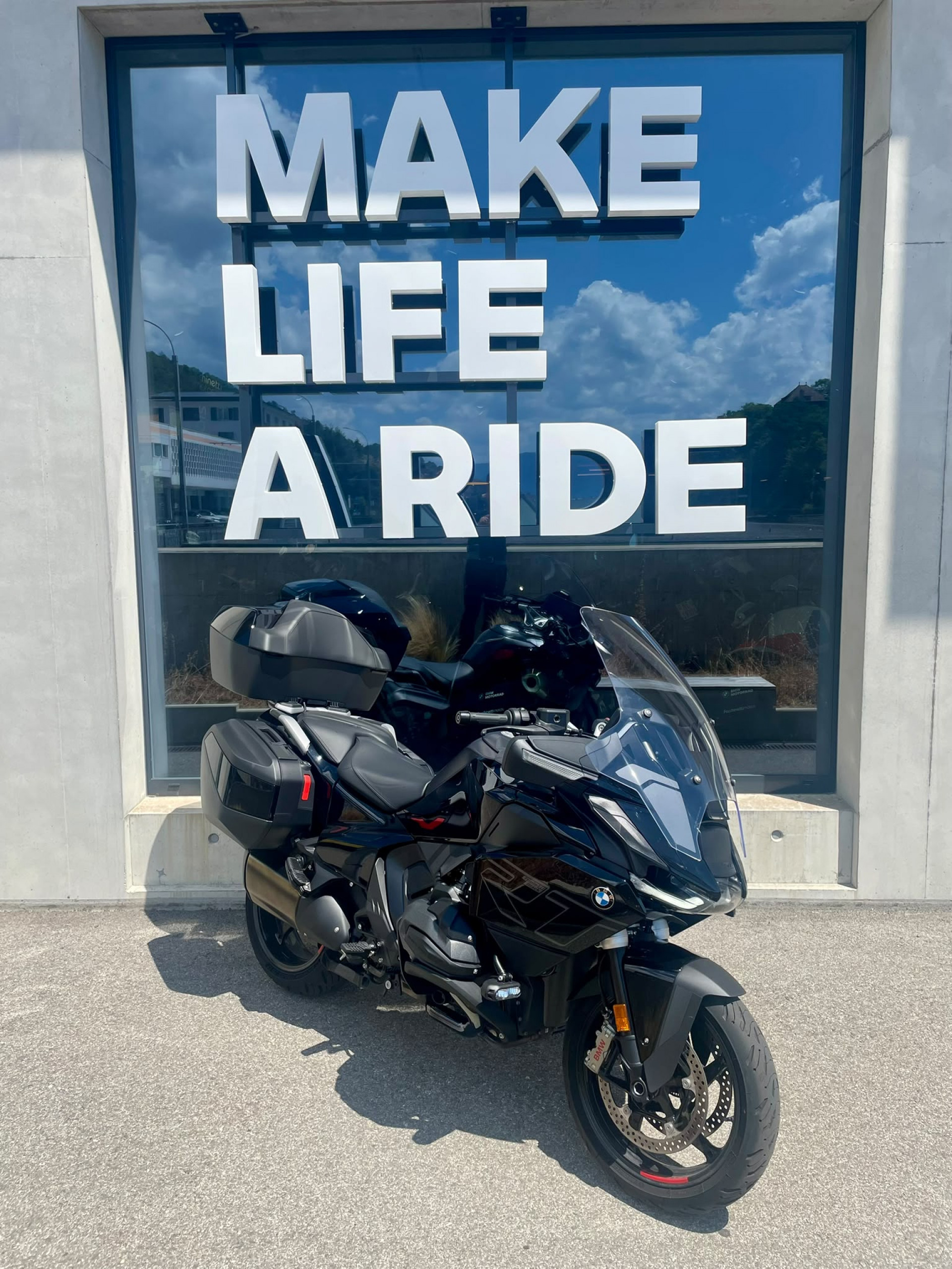 BMW R 1300 RT Triple Black