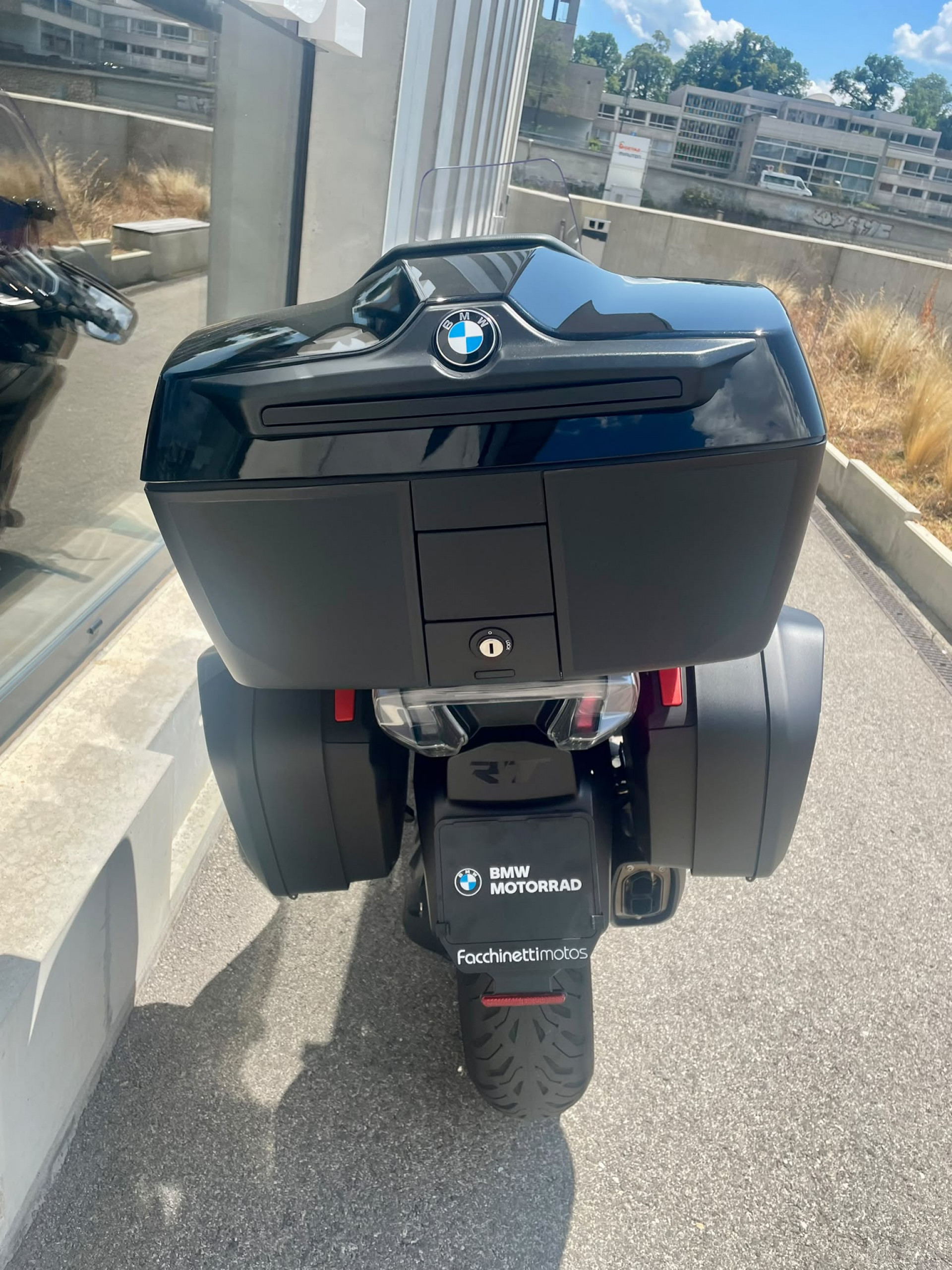 BMW R 1300 RT Triple Black-image-4