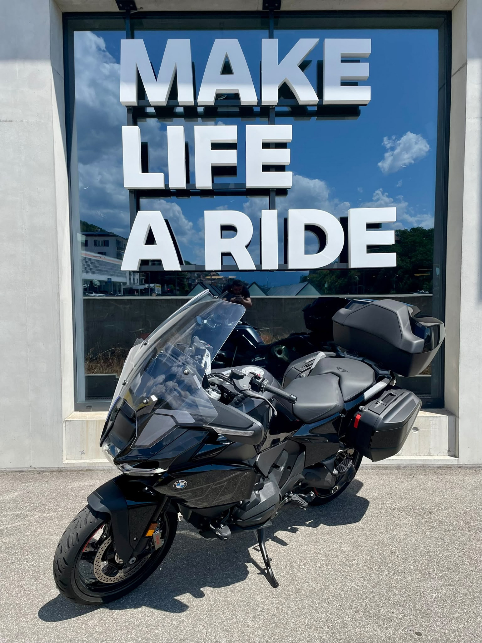 BMW R 1300 RT Triple Black-showroom-element-3