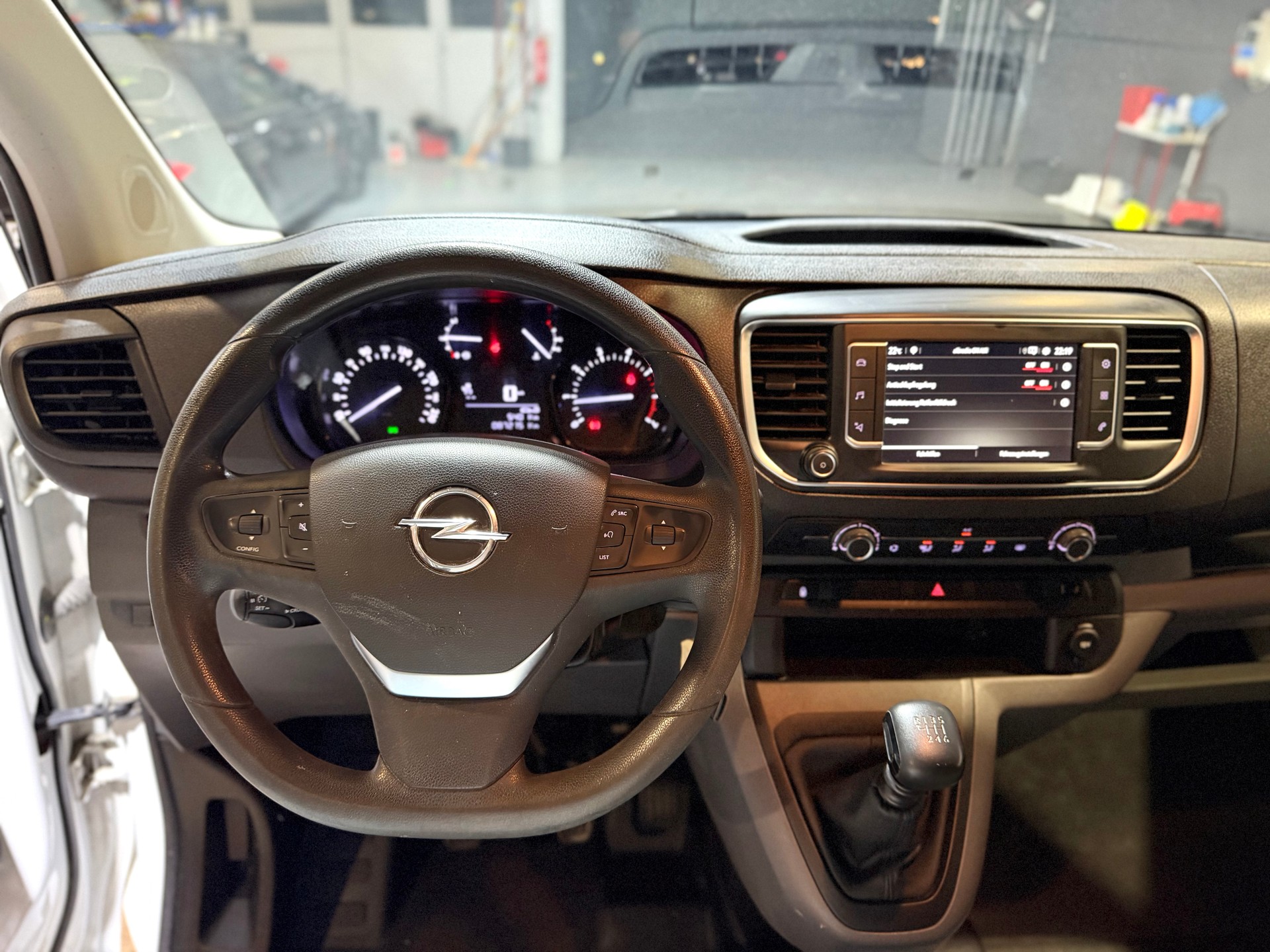 OPEL Vivaro Combi 1.5 CDTI Essentia s/s L-image-14