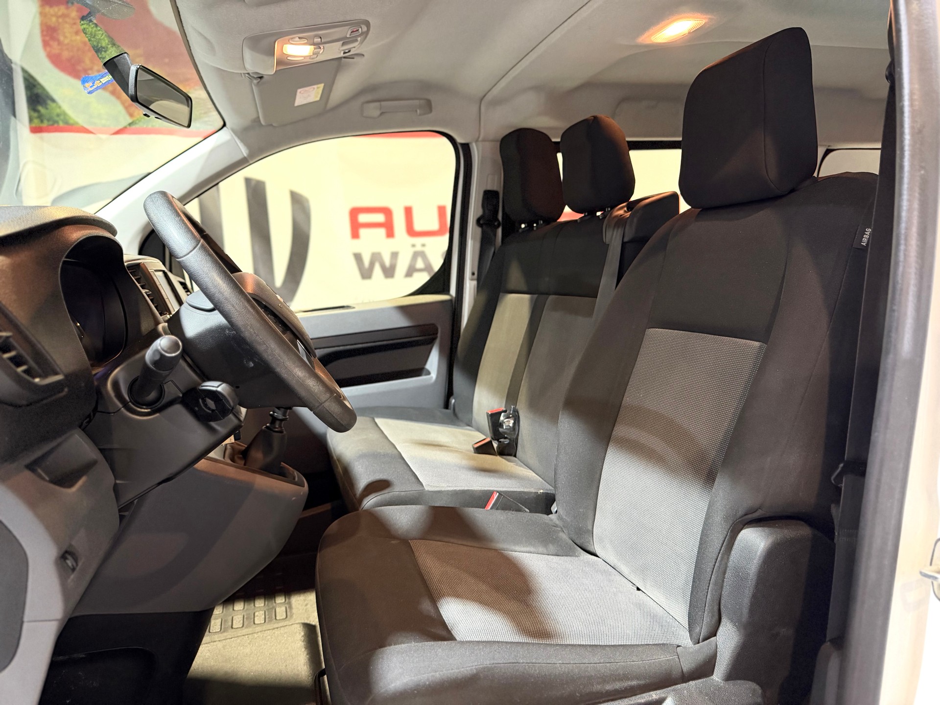 OPEL Vivaro Combi 1.5 CDTI Essentia s/s L-image-10