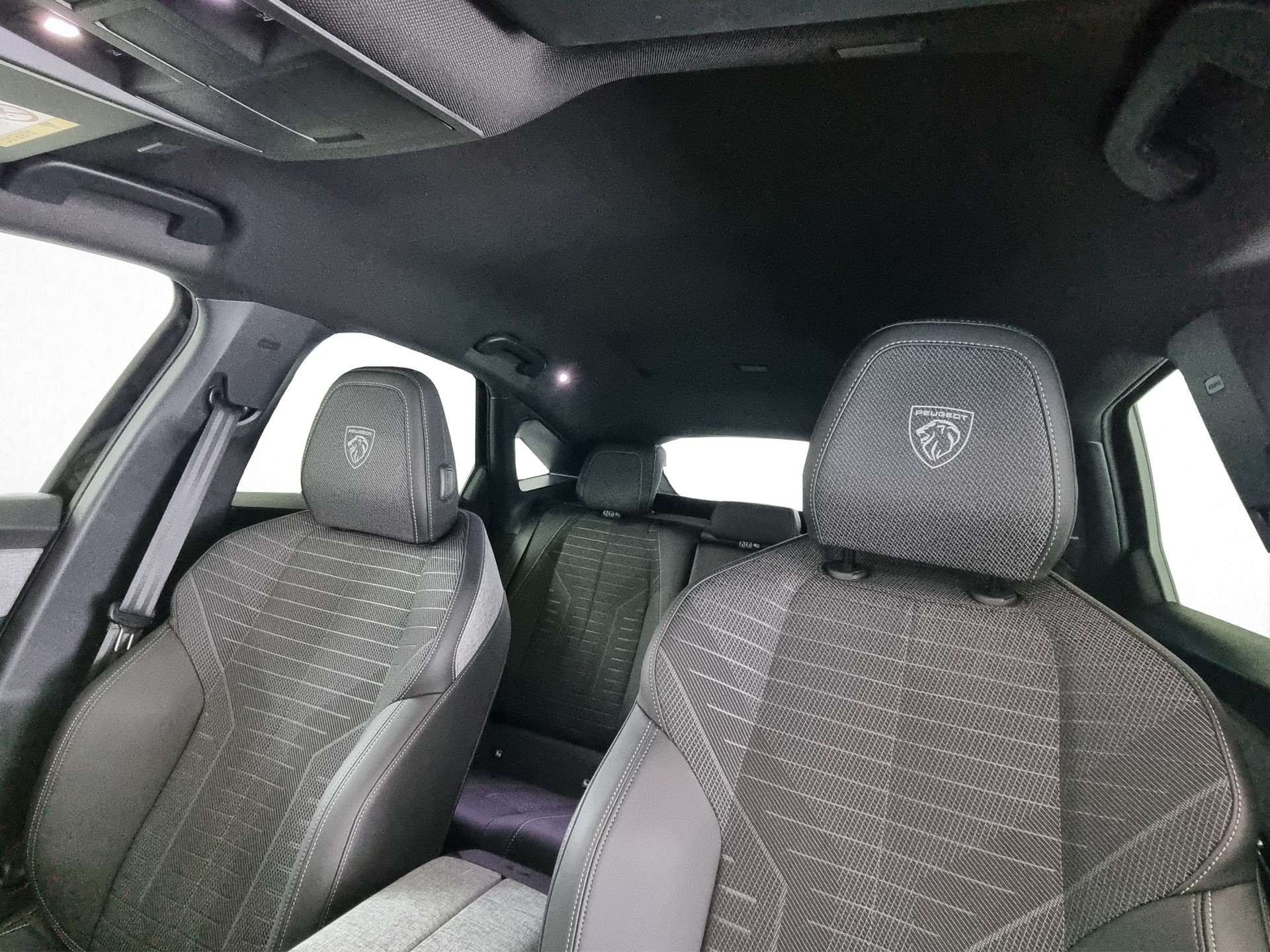 PEUGEOT 3008 145 Hybrid GT Automat-image-12