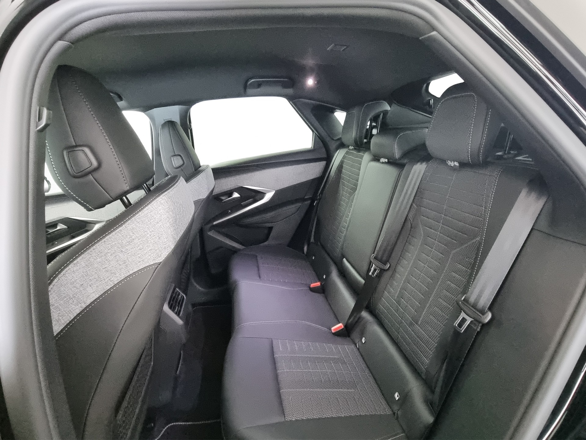 PEUGEOT 3008 145 Hybrid GT Automat-image-6