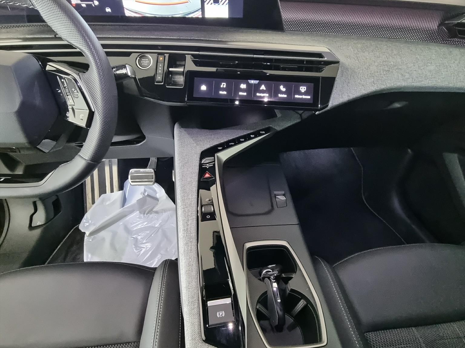 PEUGEOT 3008 145 Hybrid GT Automat-image-9