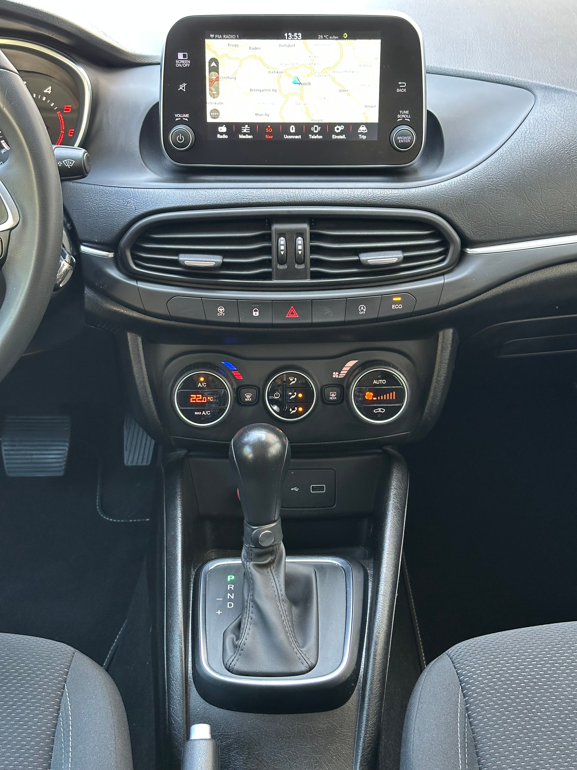 FIAT Tipo 1.6MJ Station Wagon Lounge DCT-image-18