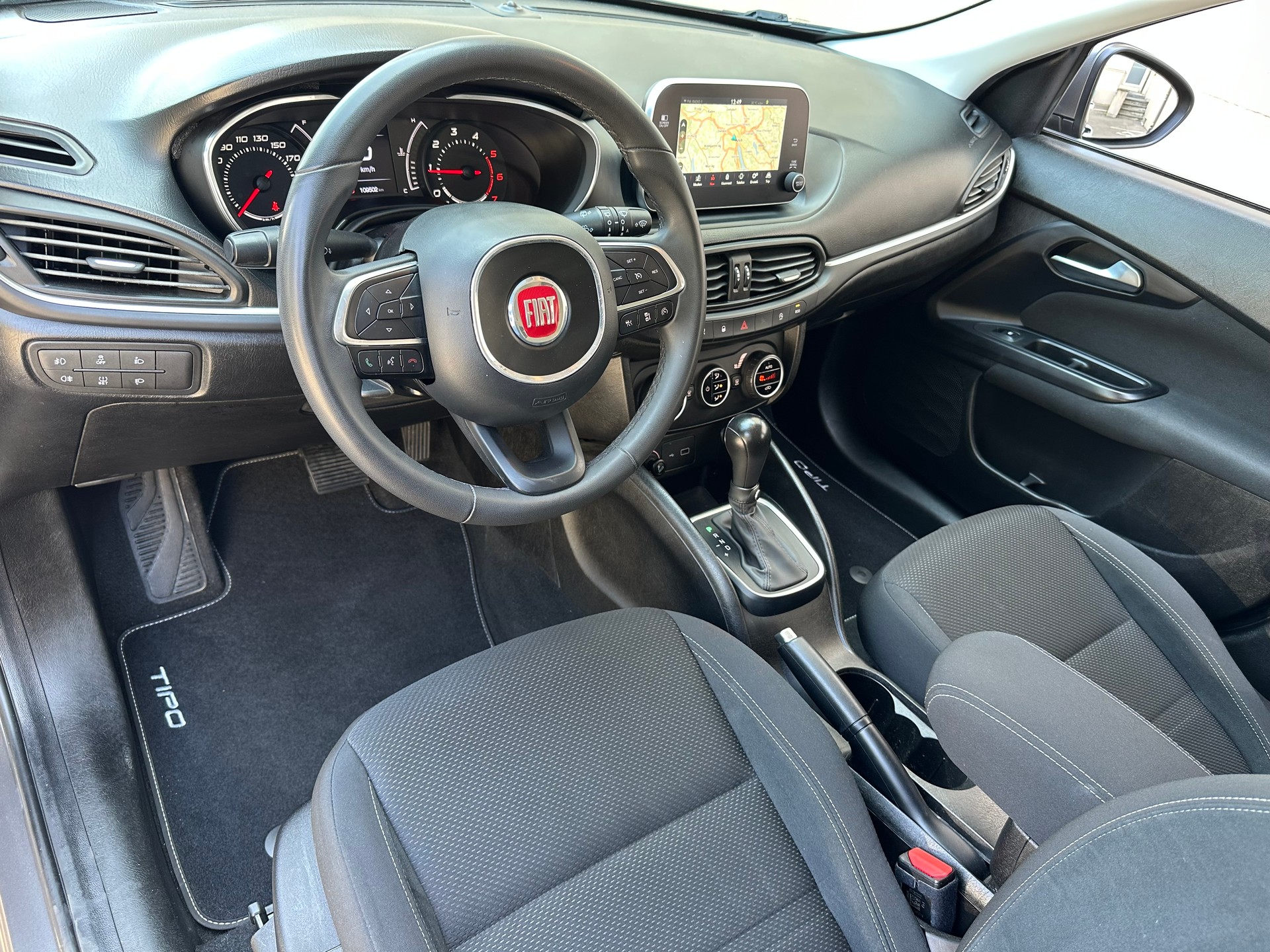 FIAT Tipo 1.6MJ Station Wagon Lounge DCT-image-9