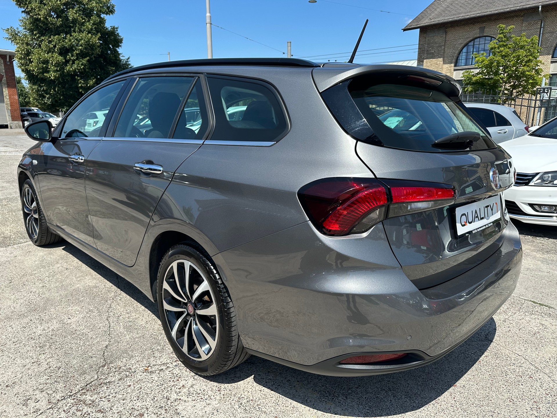 FIAT Tipo 1.6MJ Station Wagon Lounge DCT-image-5