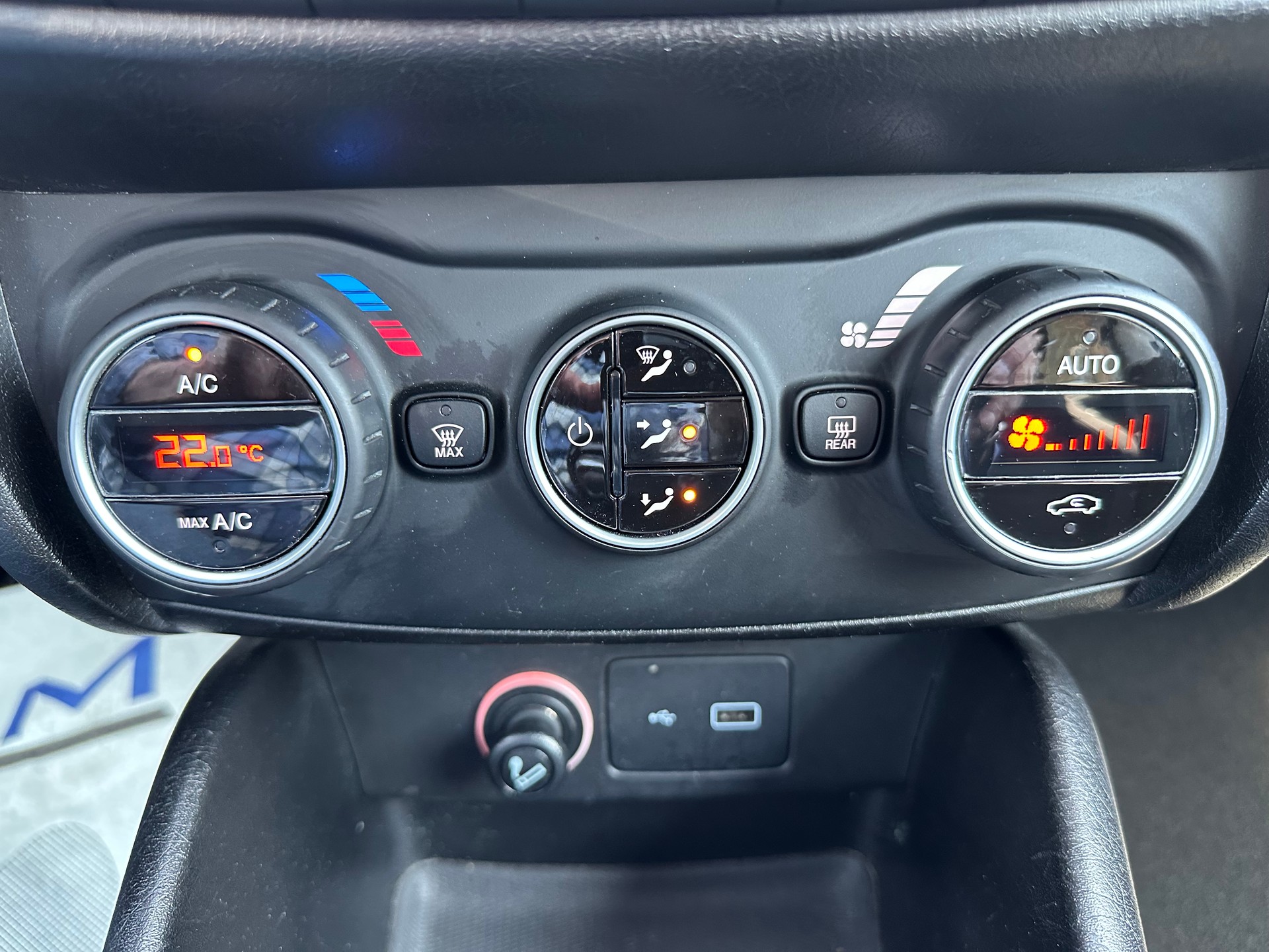 FIAT Tipo 1.6MJ Station Wagon Lounge DCT-image-21