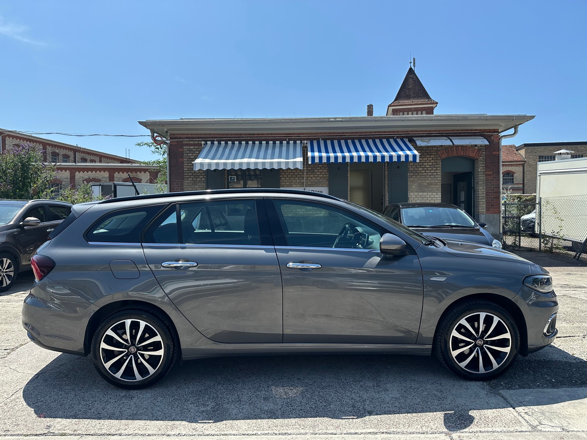 FIAT Tipo 1.6MJ Station Wagon Lounge DCT-image-4