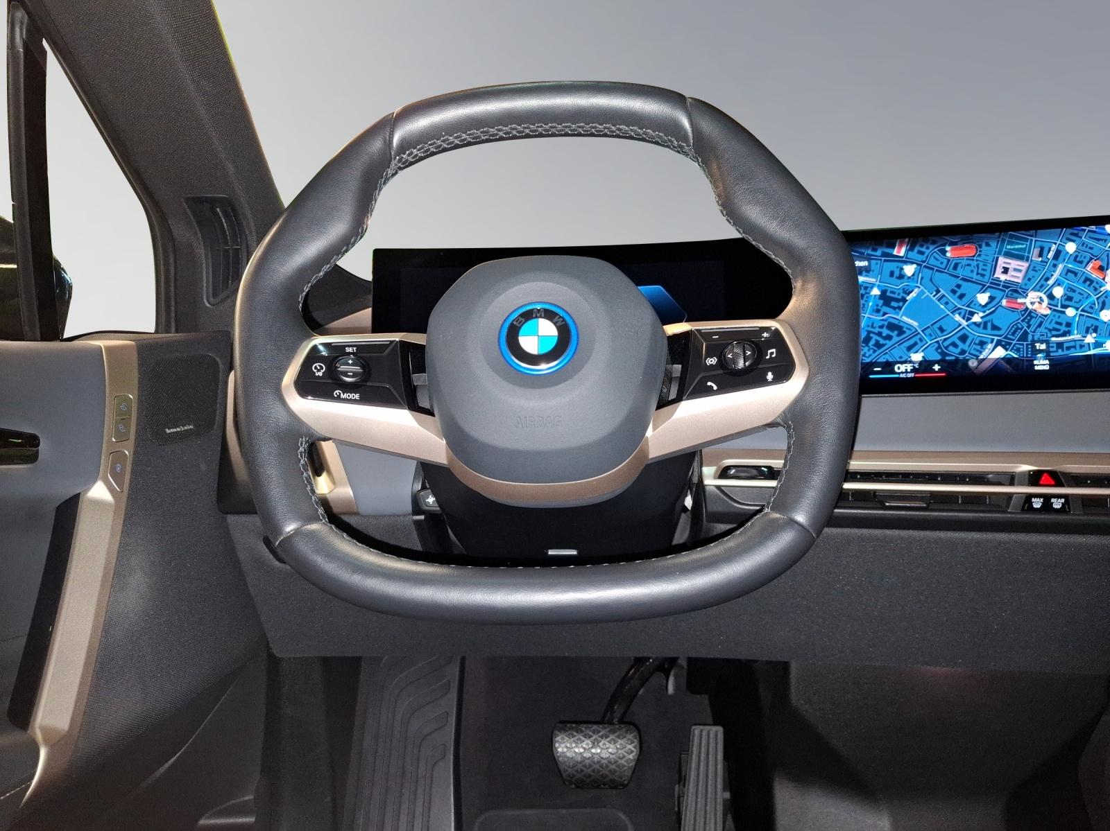 BMW iX xDrive50-image-10