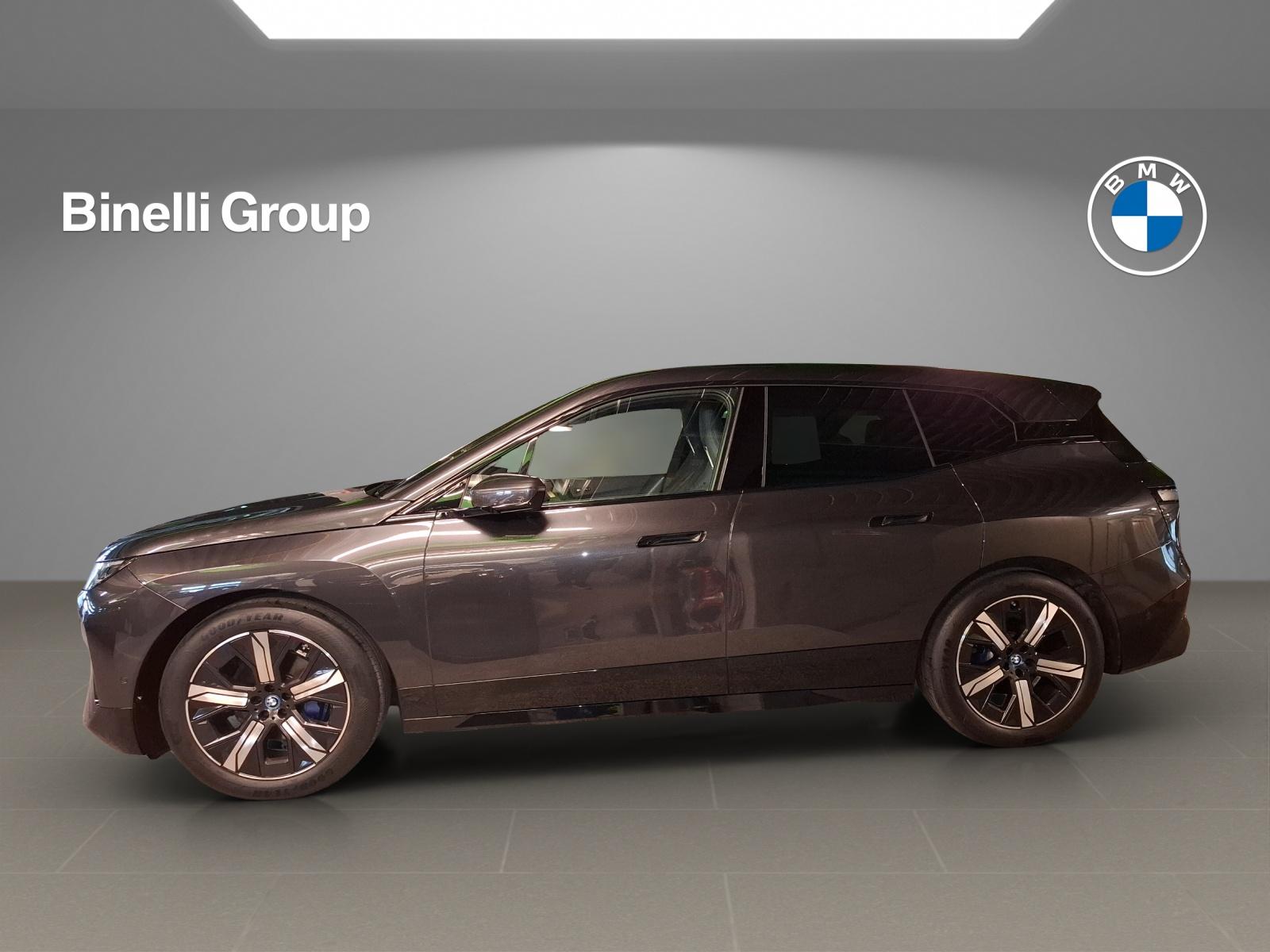 BMW iX xDrive50-image-3