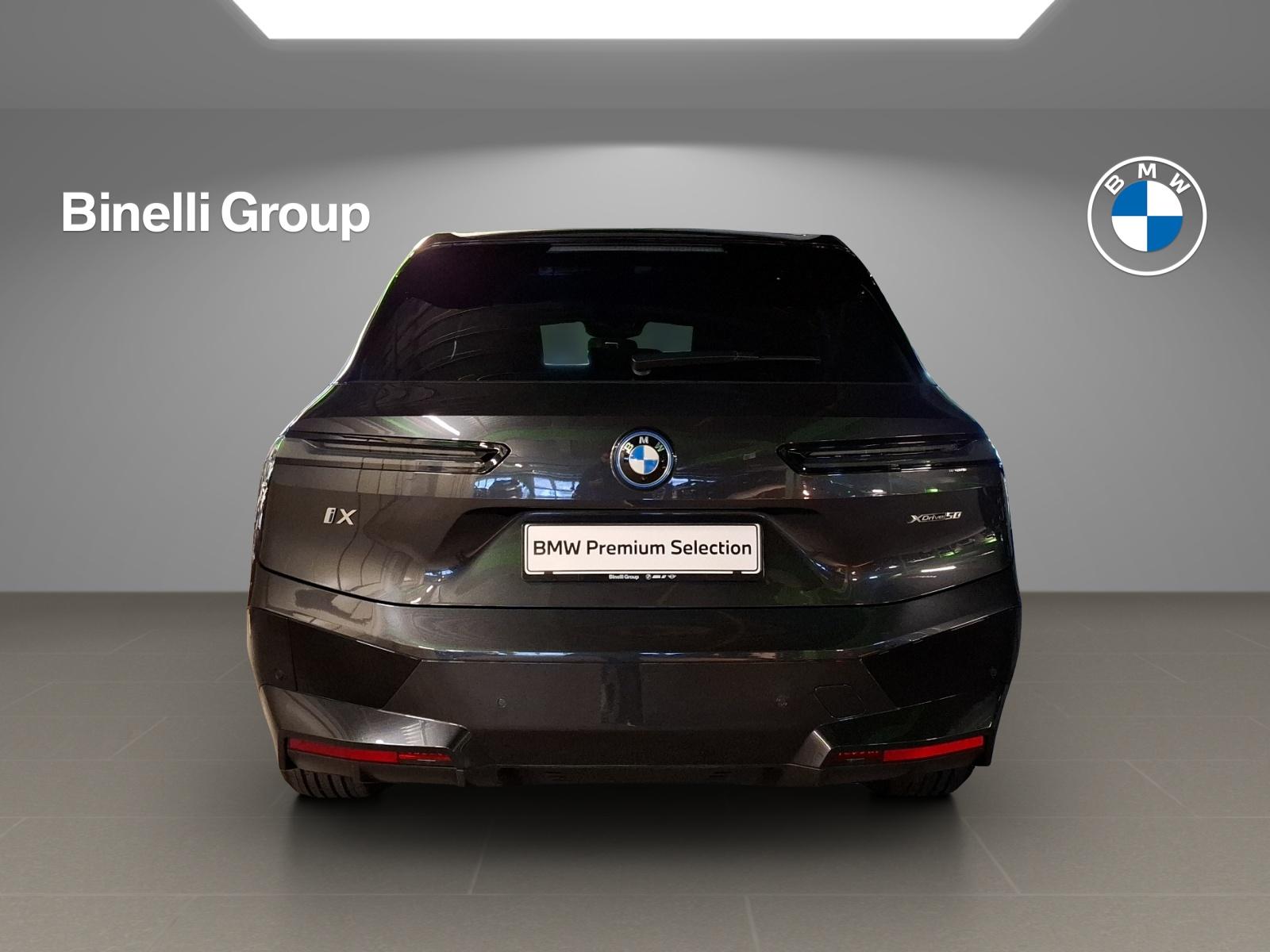 BMW iX xDrive50-image-14