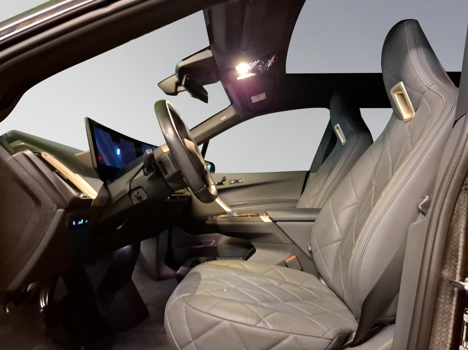 BMW iX xDrive50-image-5