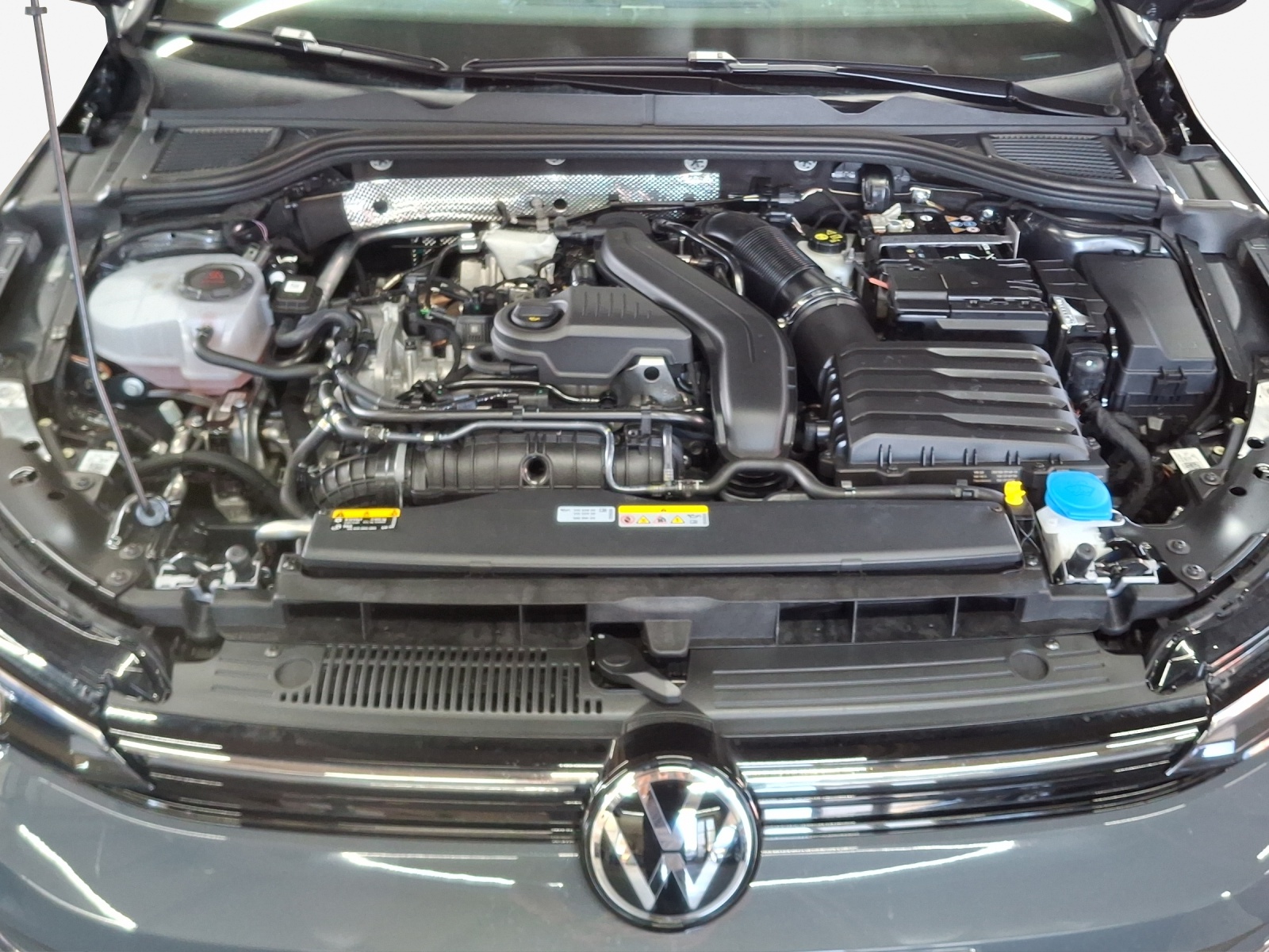 VW Golf 1.5 e TSI mHEV Style DSG-image-15