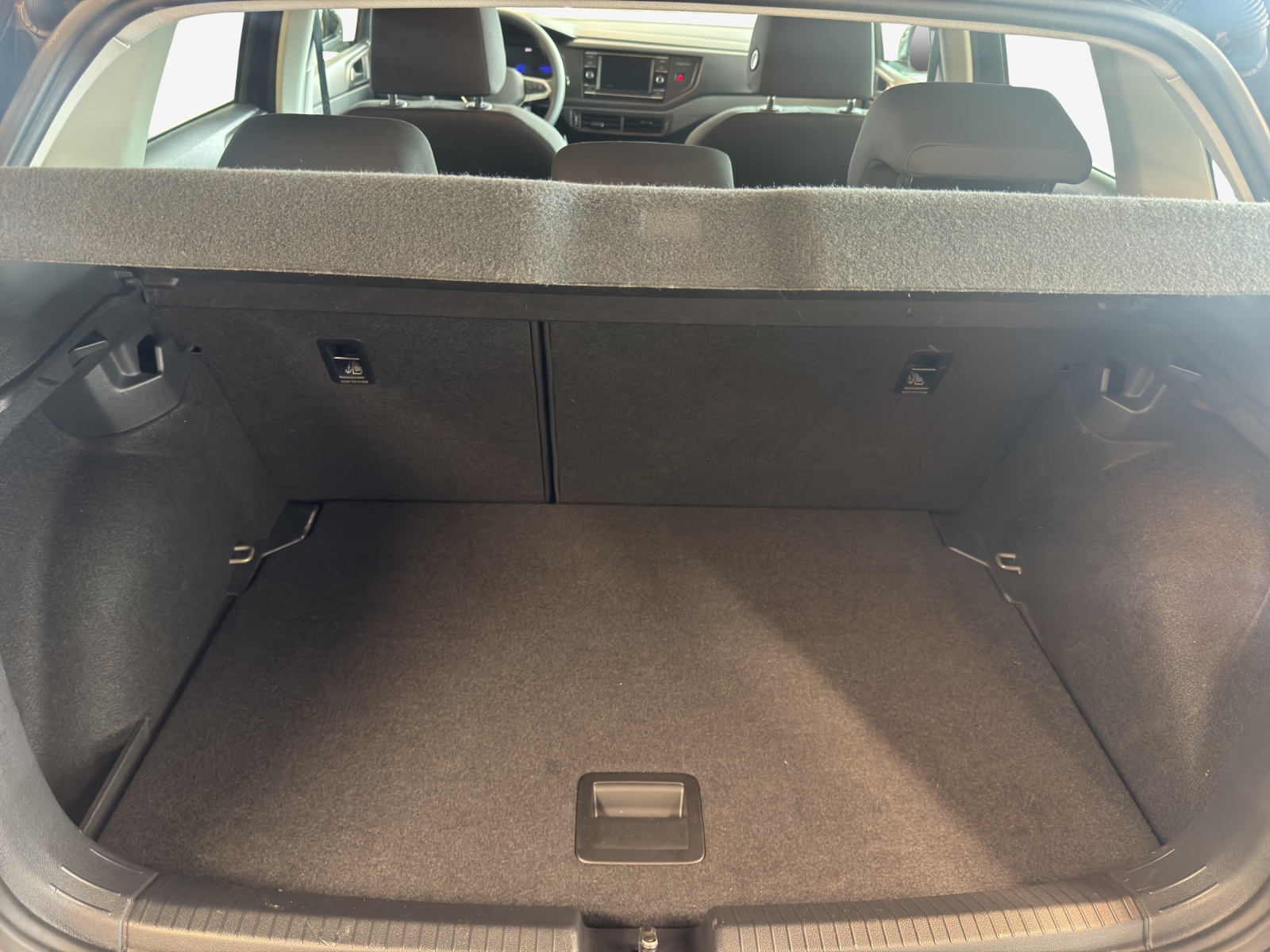 VW Polo 1.0 TSI Basis-image-8
