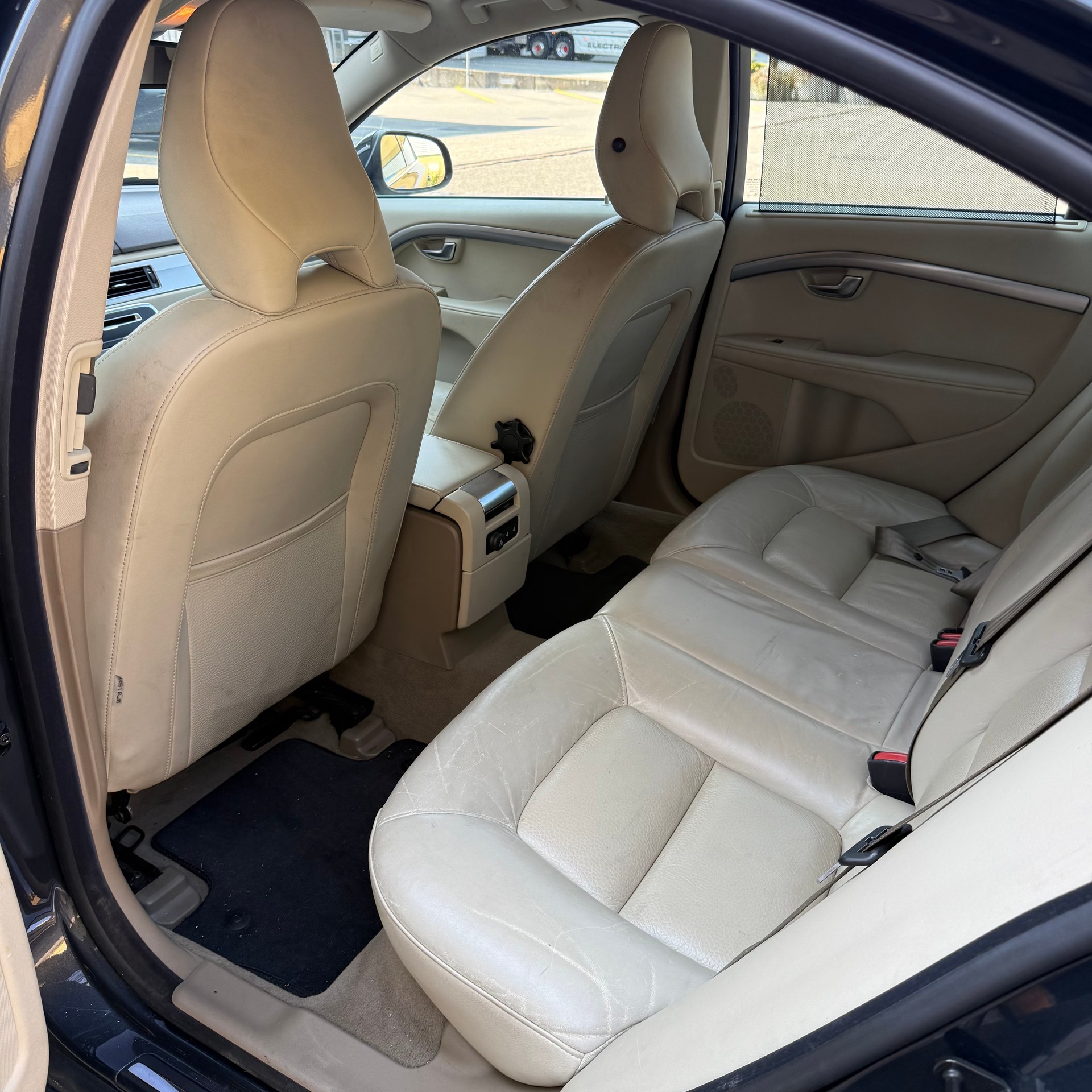 VOLVO S80 T4 Summum Powershift Swiss-image-12