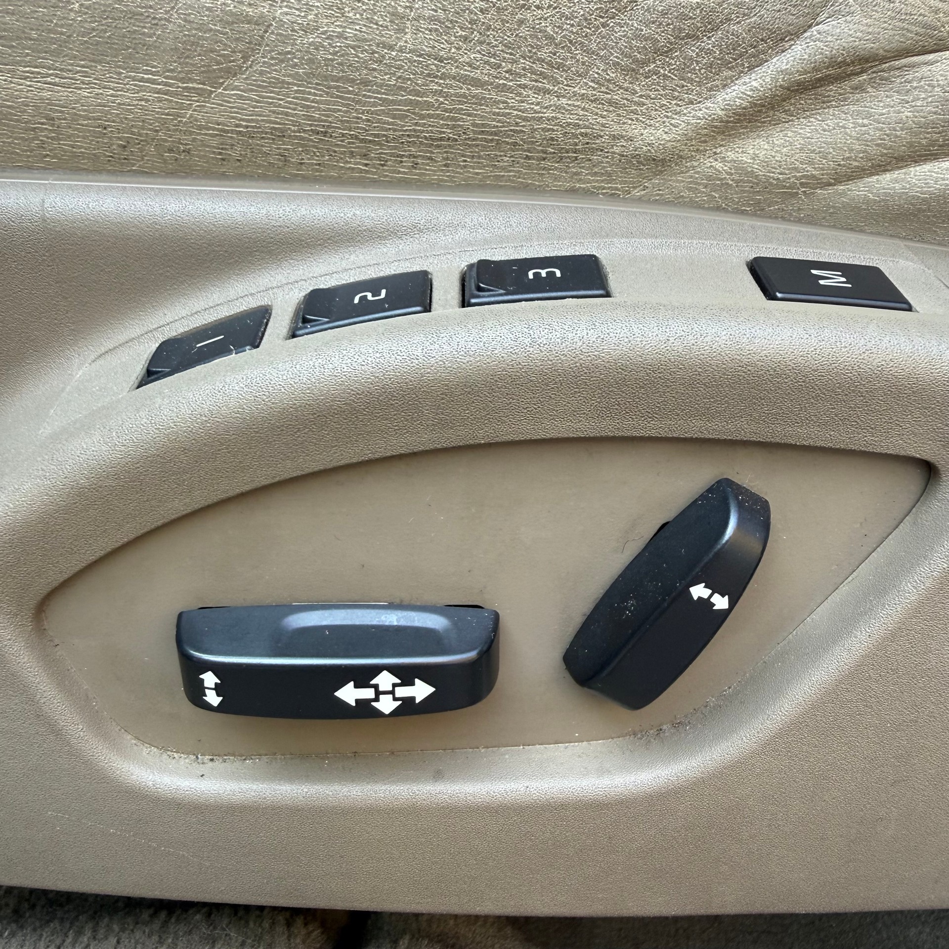 VOLVO S80 T4 Summum Powershift Swiss-image-10