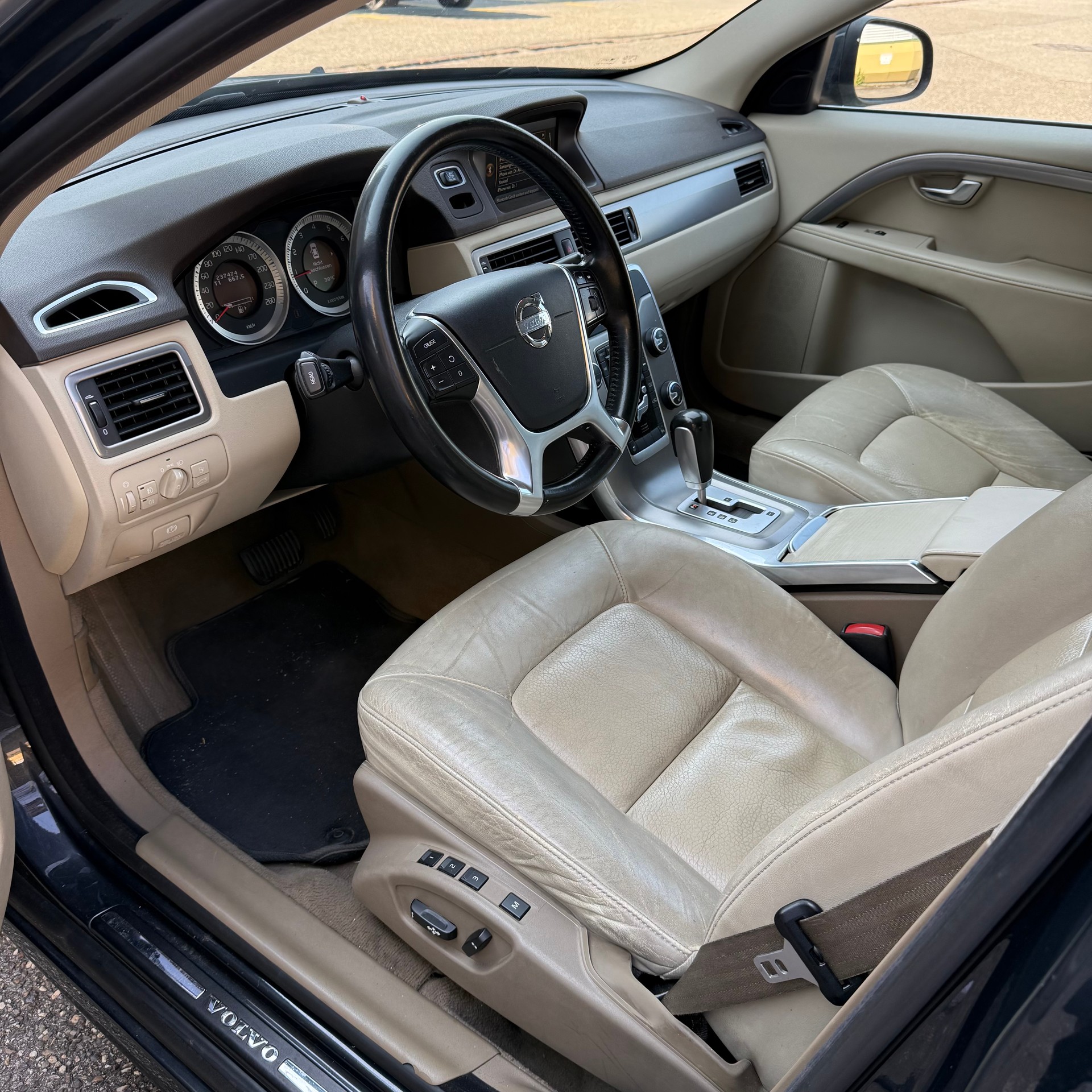 VOLVO S80 T4 Summum Powershift Swiss-image-6