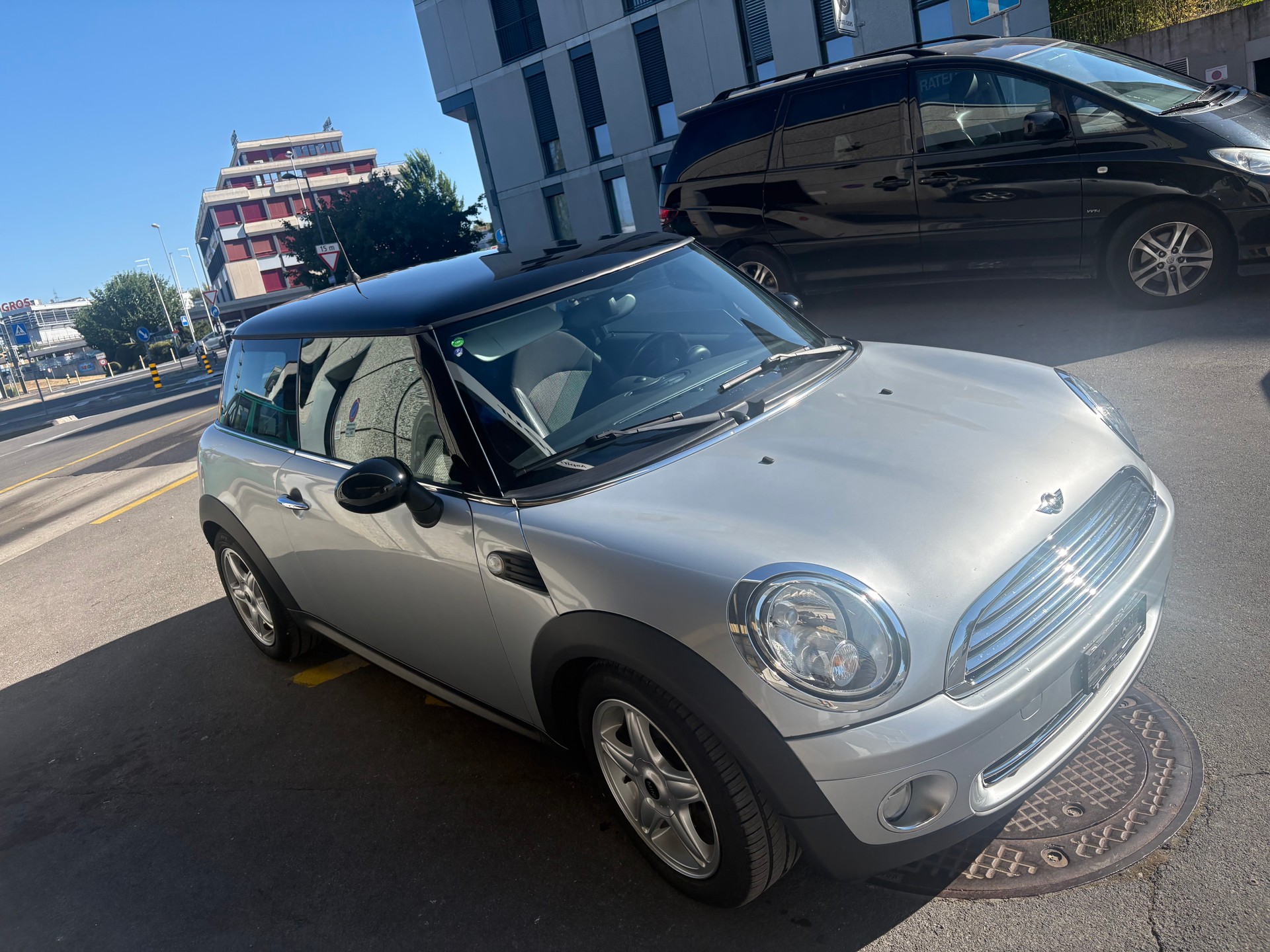 MINI Cooper-image-1