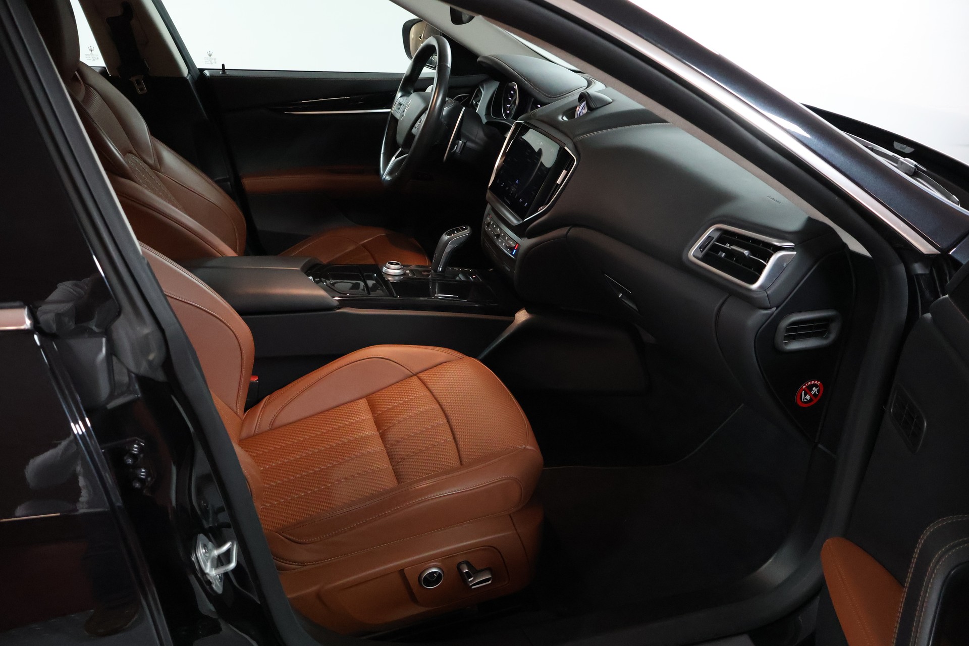 MASERATI Ghibli 2.0 Hybrid GranLusso Automatica-image-6