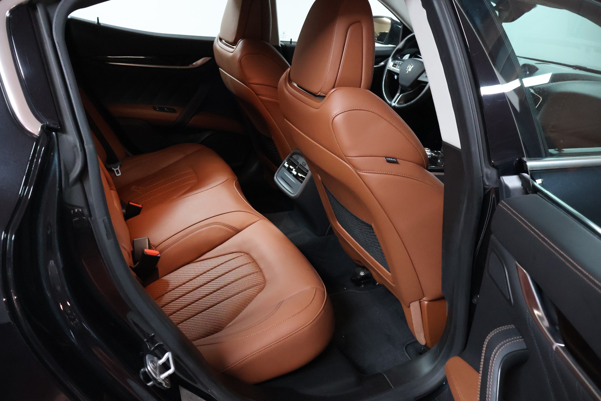 MASERATI Ghibli 2.0 Hybrid GranLusso Automatica-image-13