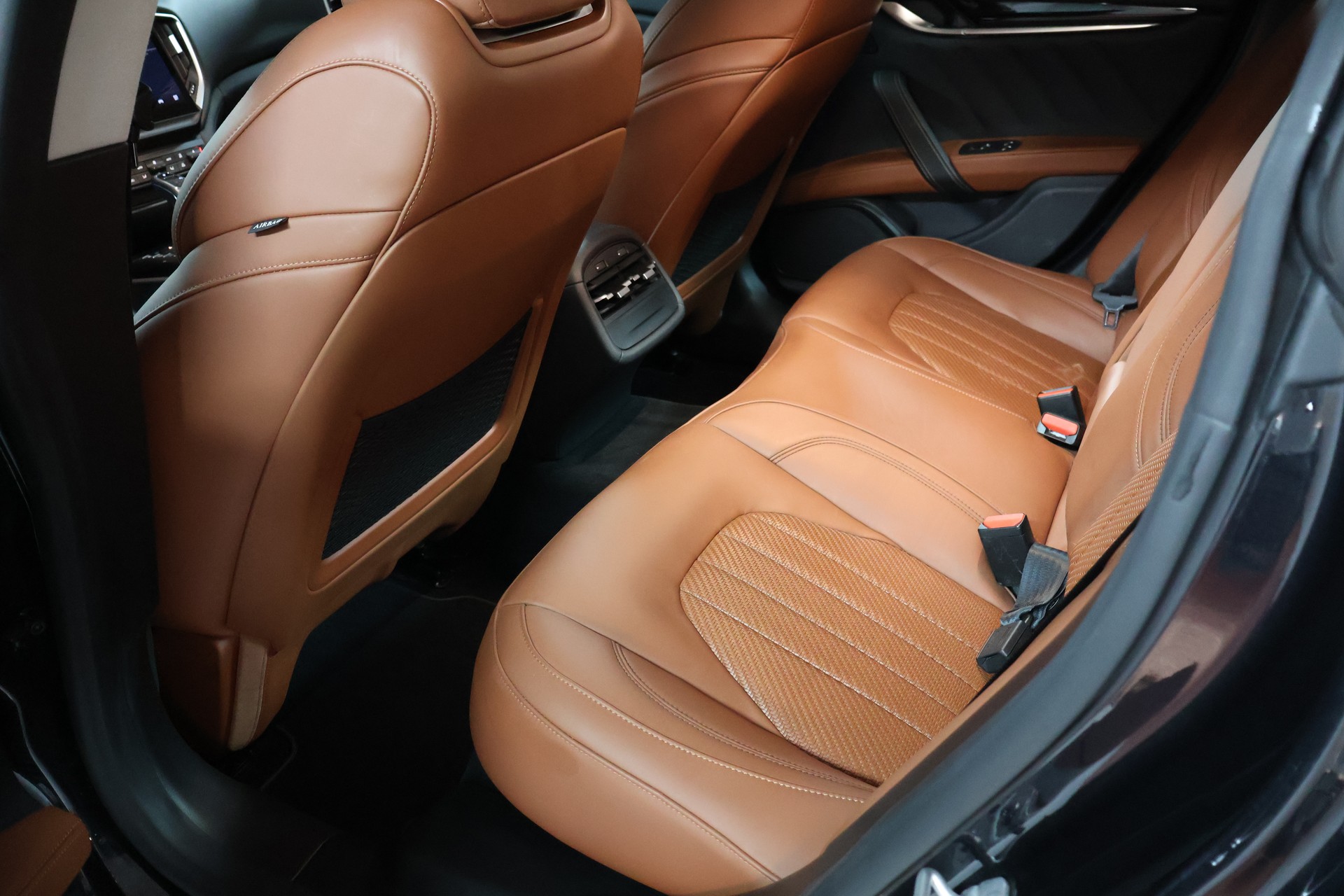 MASERATI Ghibli 2.0 Hybrid GranLusso Automatica-image-17