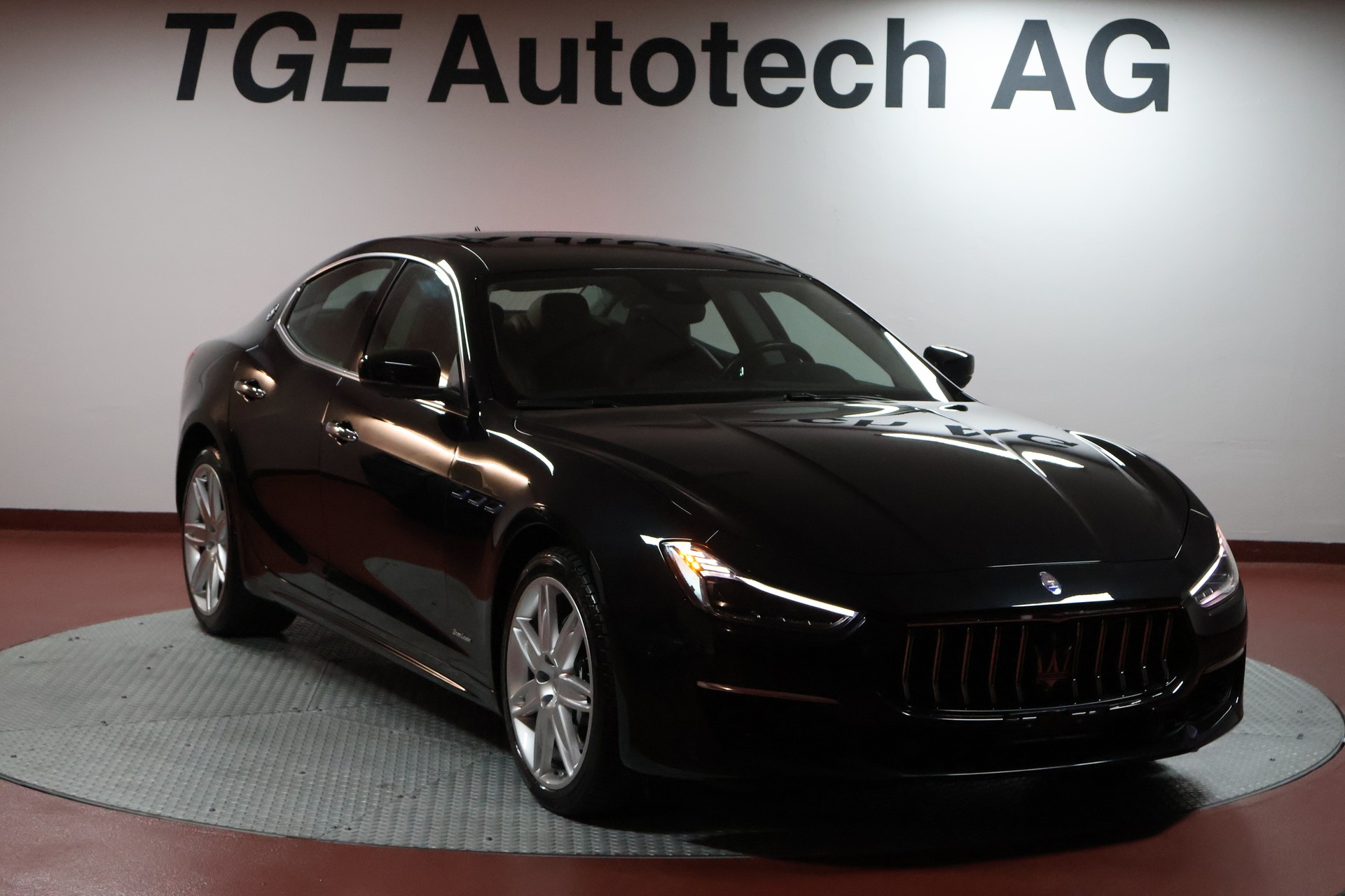 MASERATI Ghibli 2.0 Hybrid GranLusso Automatica-image-2