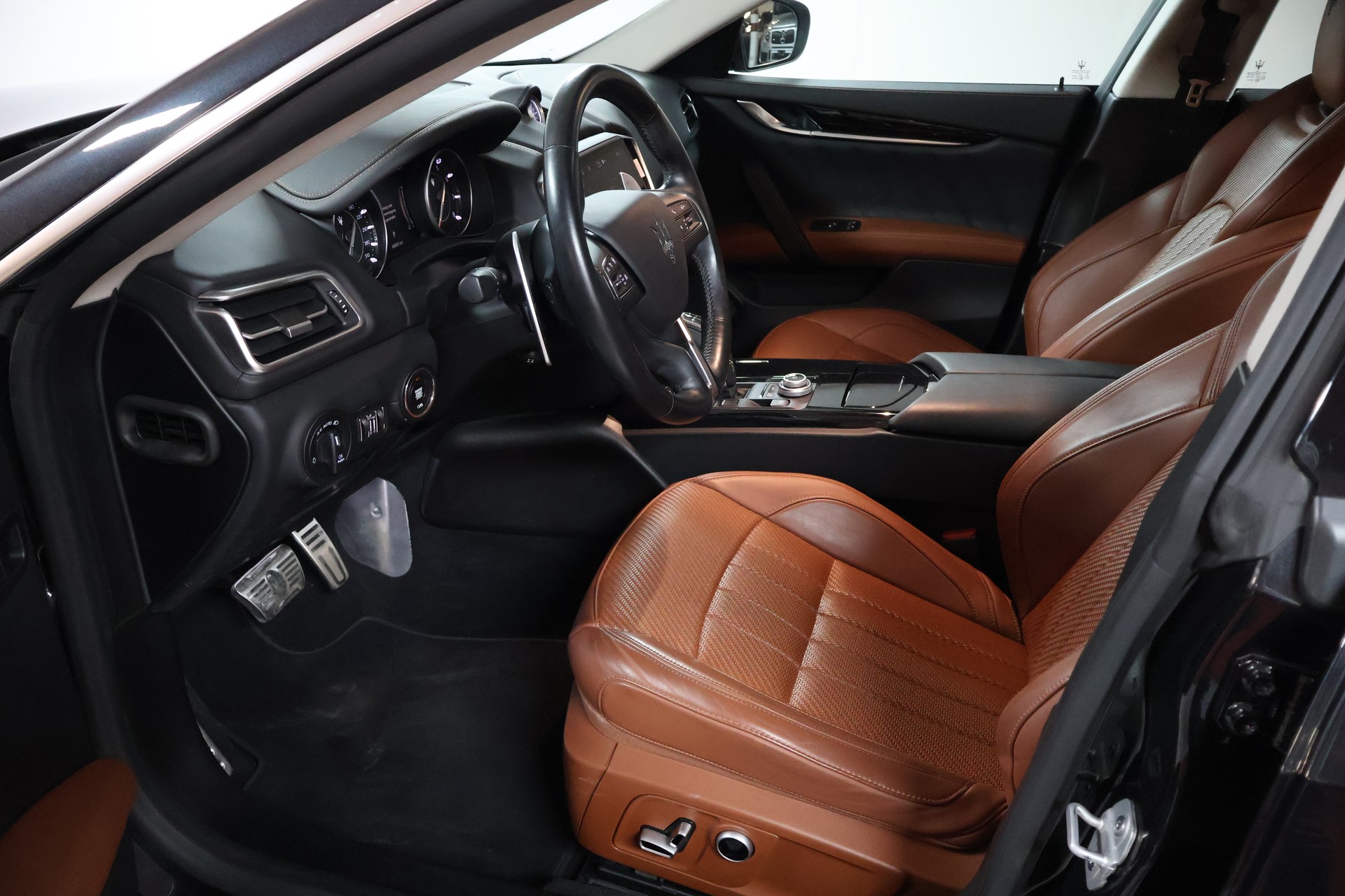 MASERATI Ghibli 2.0 Hybrid GranLusso Automatica-image-4
