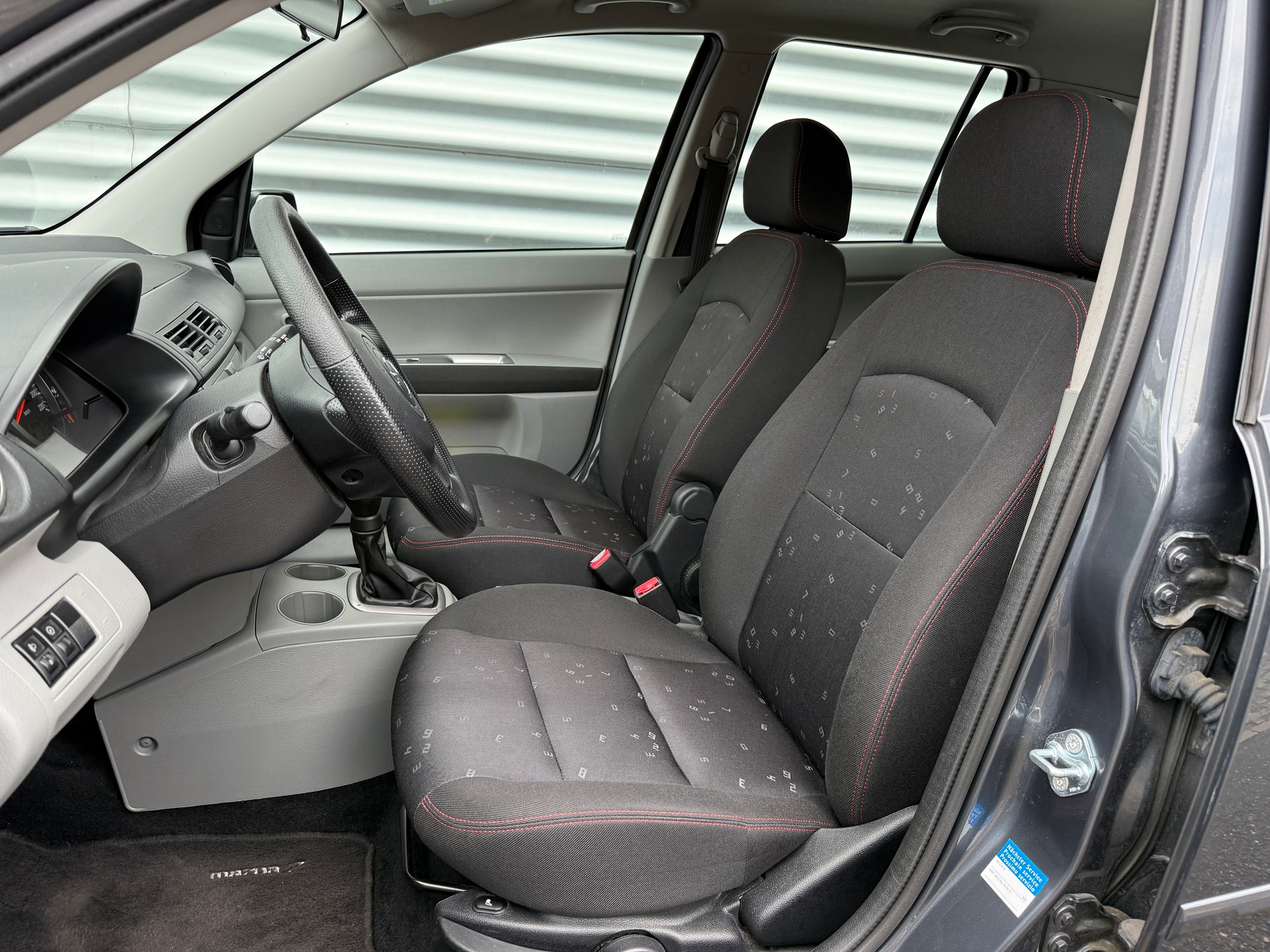 MAZDA 2 1.4i 16V Exclusive-image-3