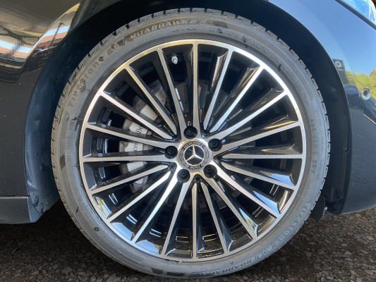 MERCEDES-BENZ C 220 d T 4M AMG Line-image-7