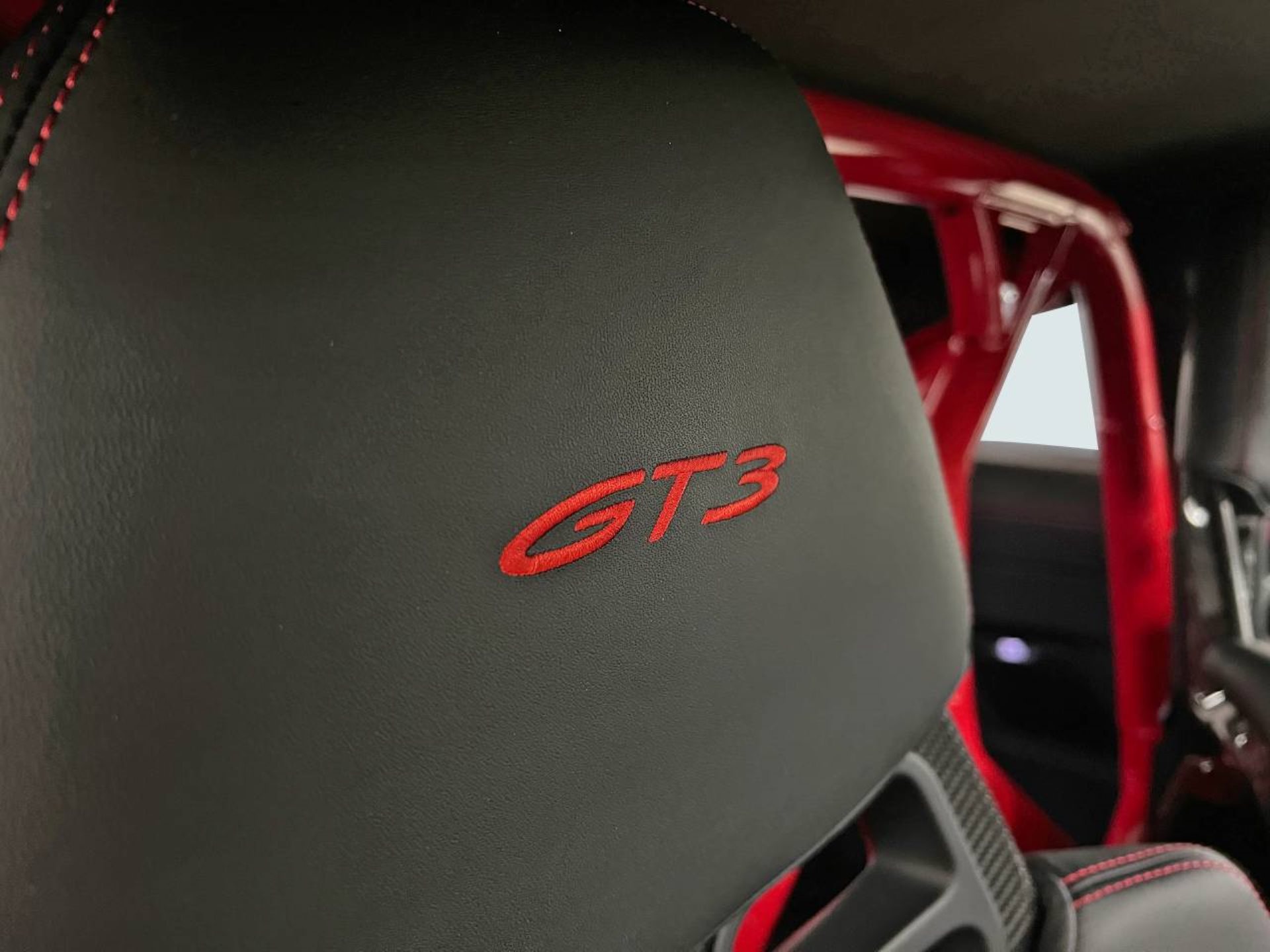 PORSCHE 911 GT3-image-19