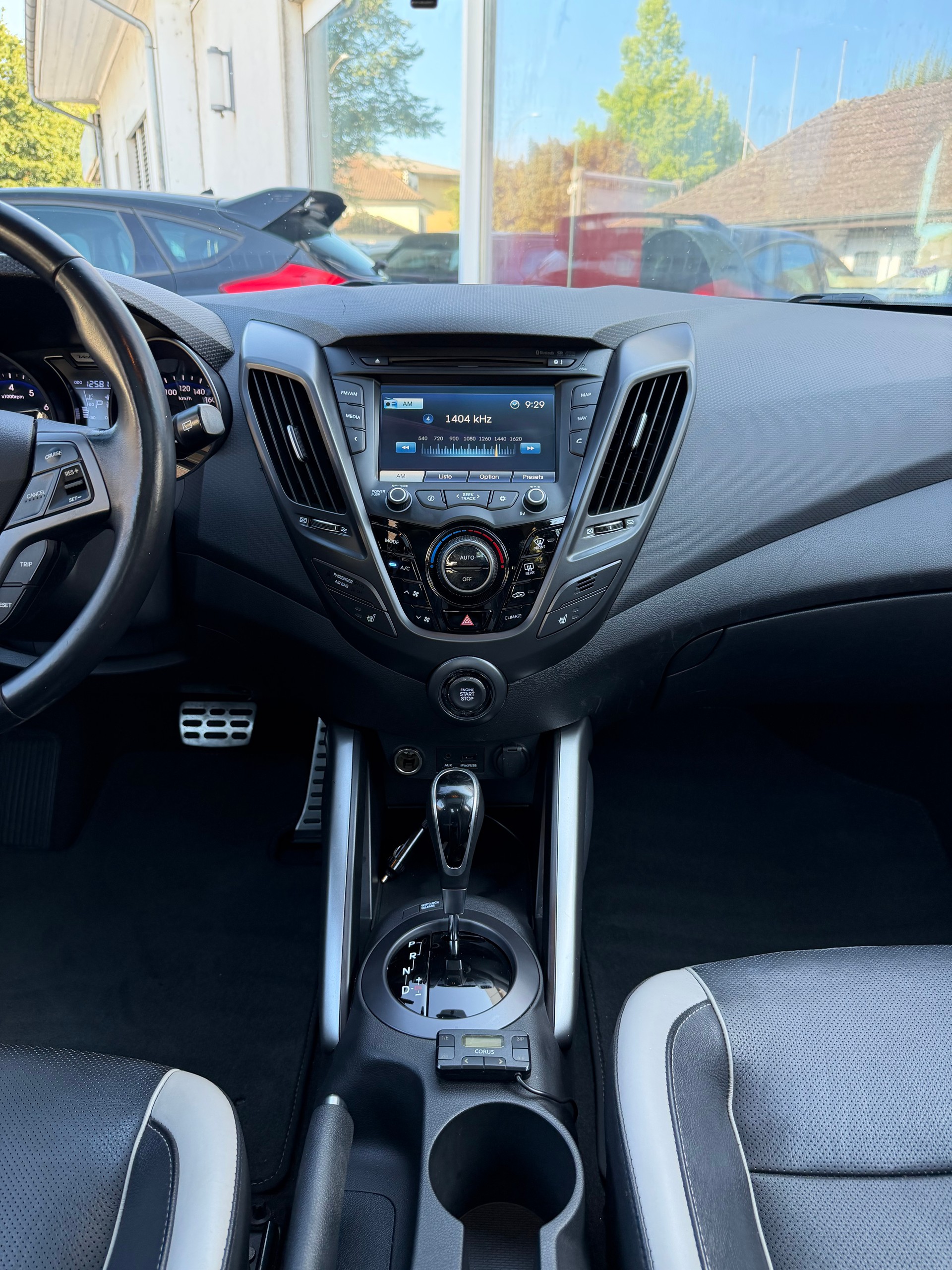 HYUNDAI Veloster 1.6 Turbo GDI Automatic-image-10
