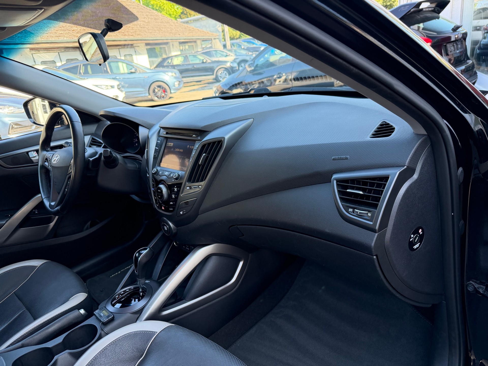 HYUNDAI Veloster 1.6 Turbo GDI Automatic-image-15