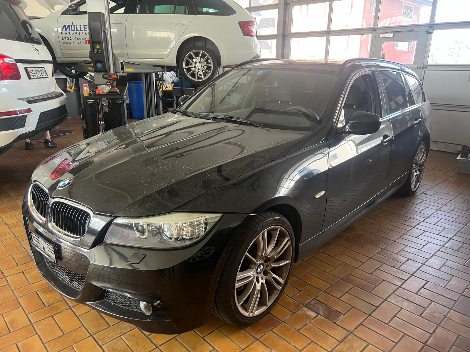 BMW 320d xDrive Touring M-Paket-image-0