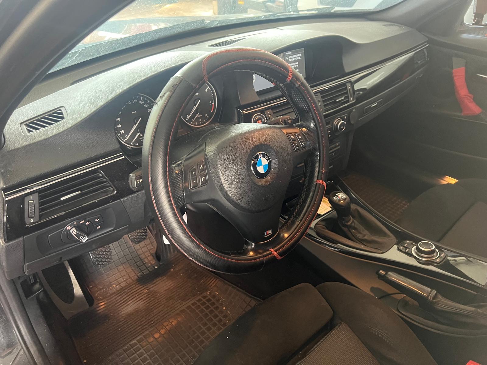 BMW 320d xDrive Touring M-Paket-image-5
