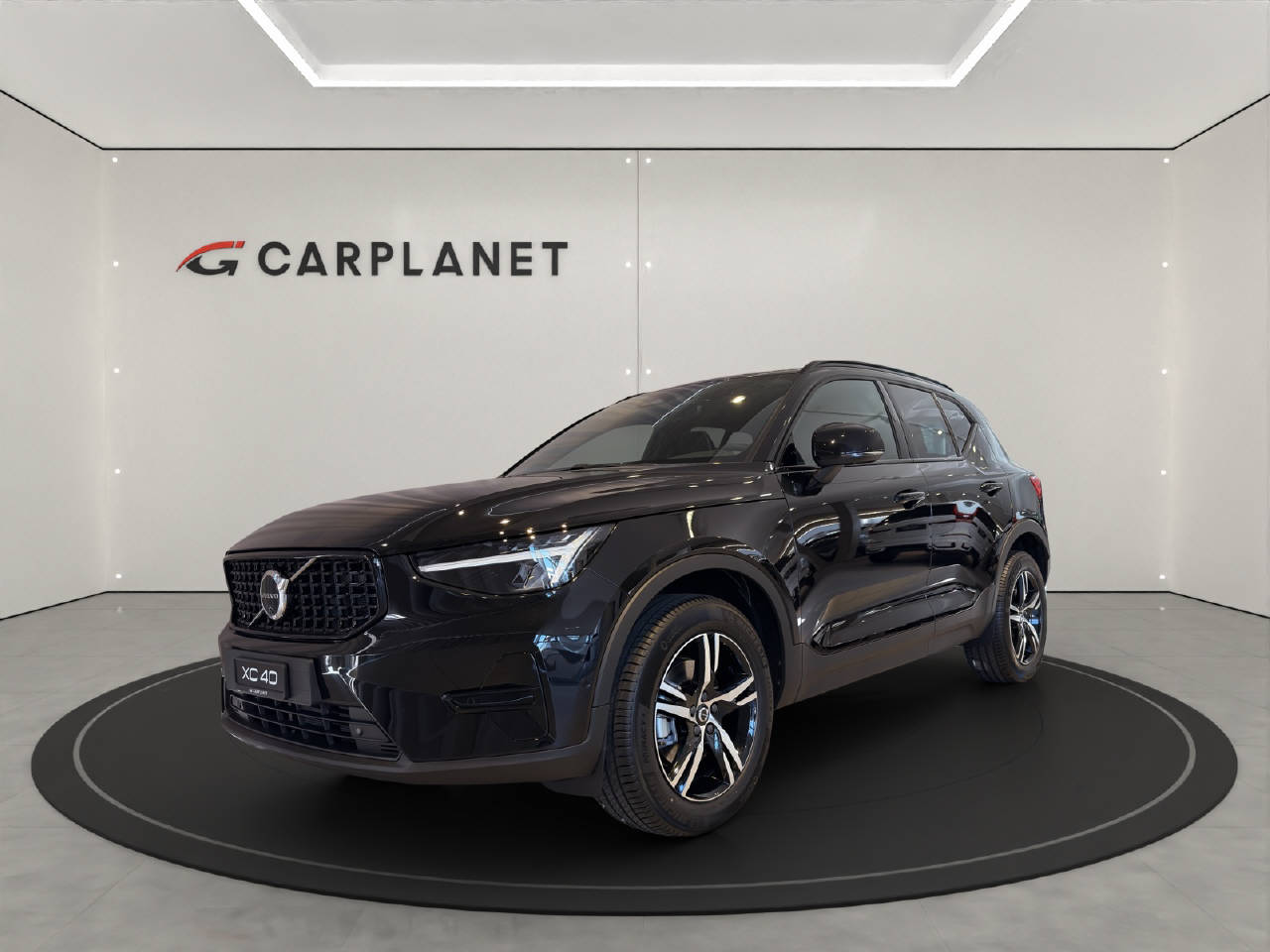 VOLVO XC40 2.0 B3 MH Plus Dark-image-0