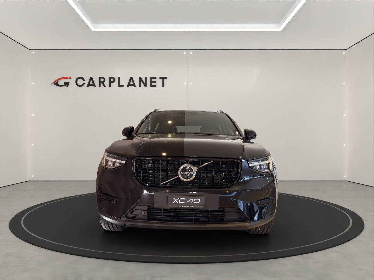 VOLVO XC40 2.0 B3 MH Plus Dark-image-3