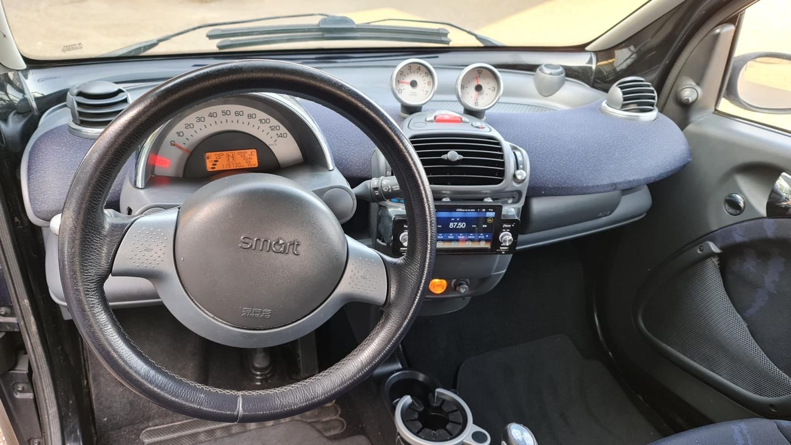 SMART fortwo Cabrio-image-4