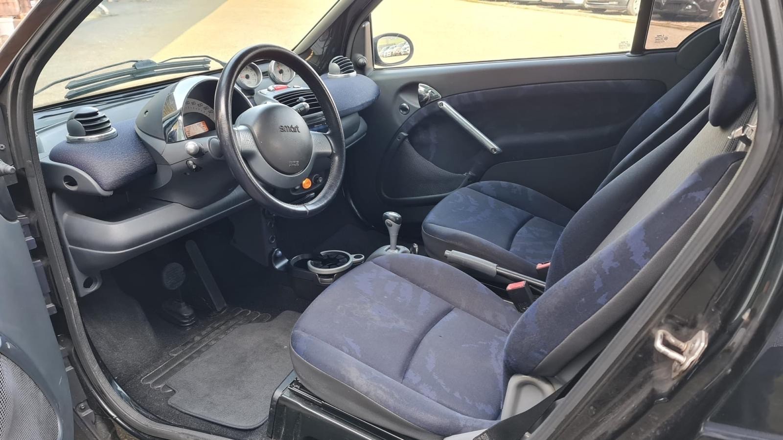 SMART fortwo Cabrio-image-6