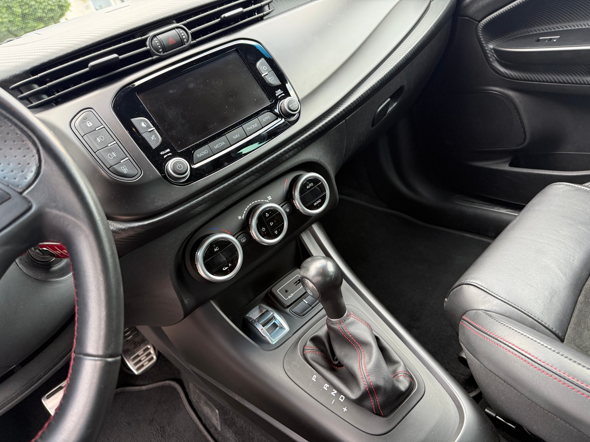 ALFA ROMEO Giulietta 1750 TBi Veloce TCT-image-8