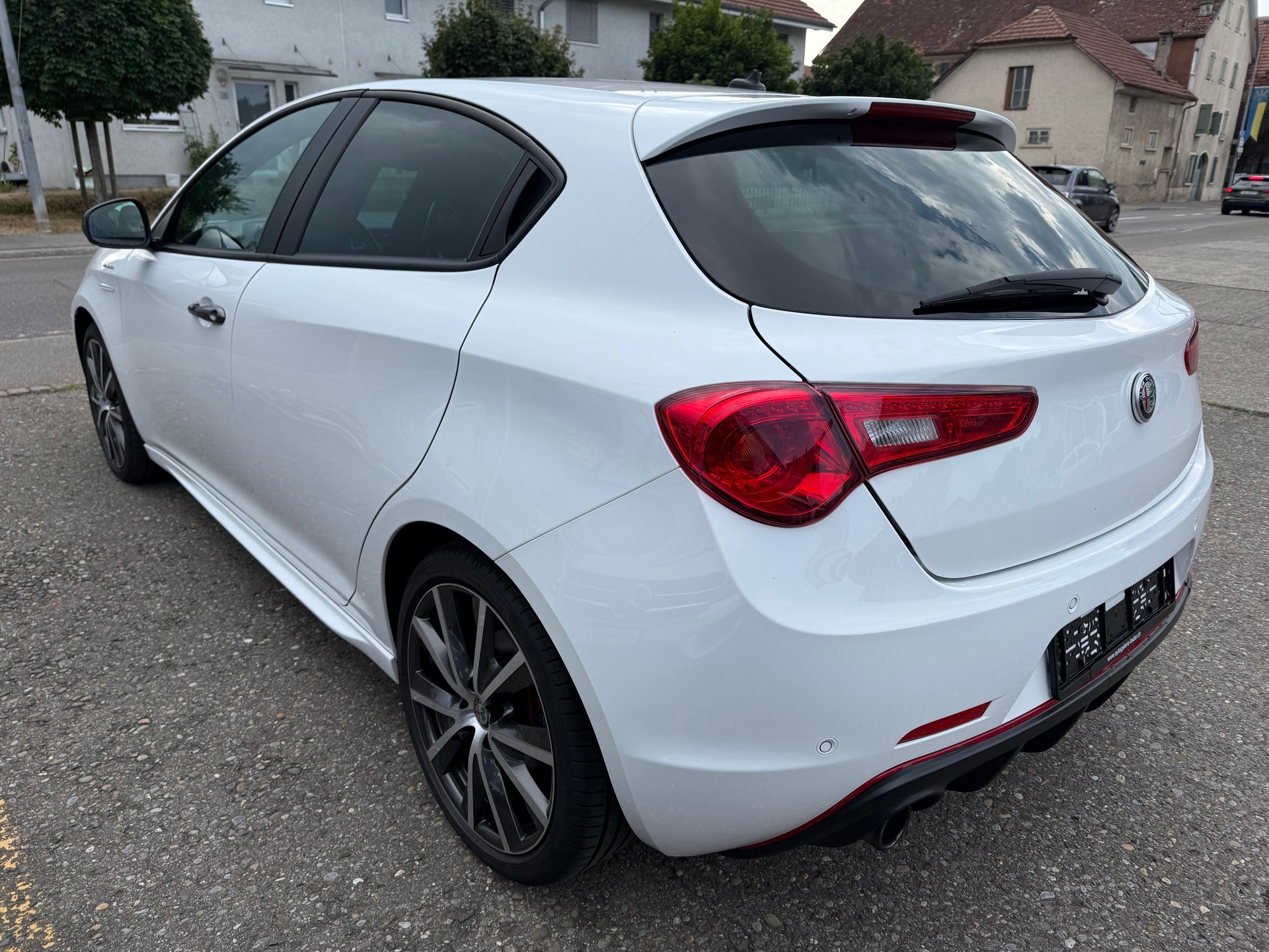 ALFA ROMEO Giulietta 1750 TBi Veloce TCT-image-3