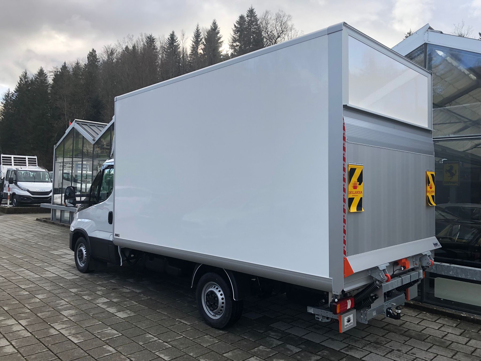IVECO 35 S 16 H 3.0 A8 Kasten Hebebühne-image-2