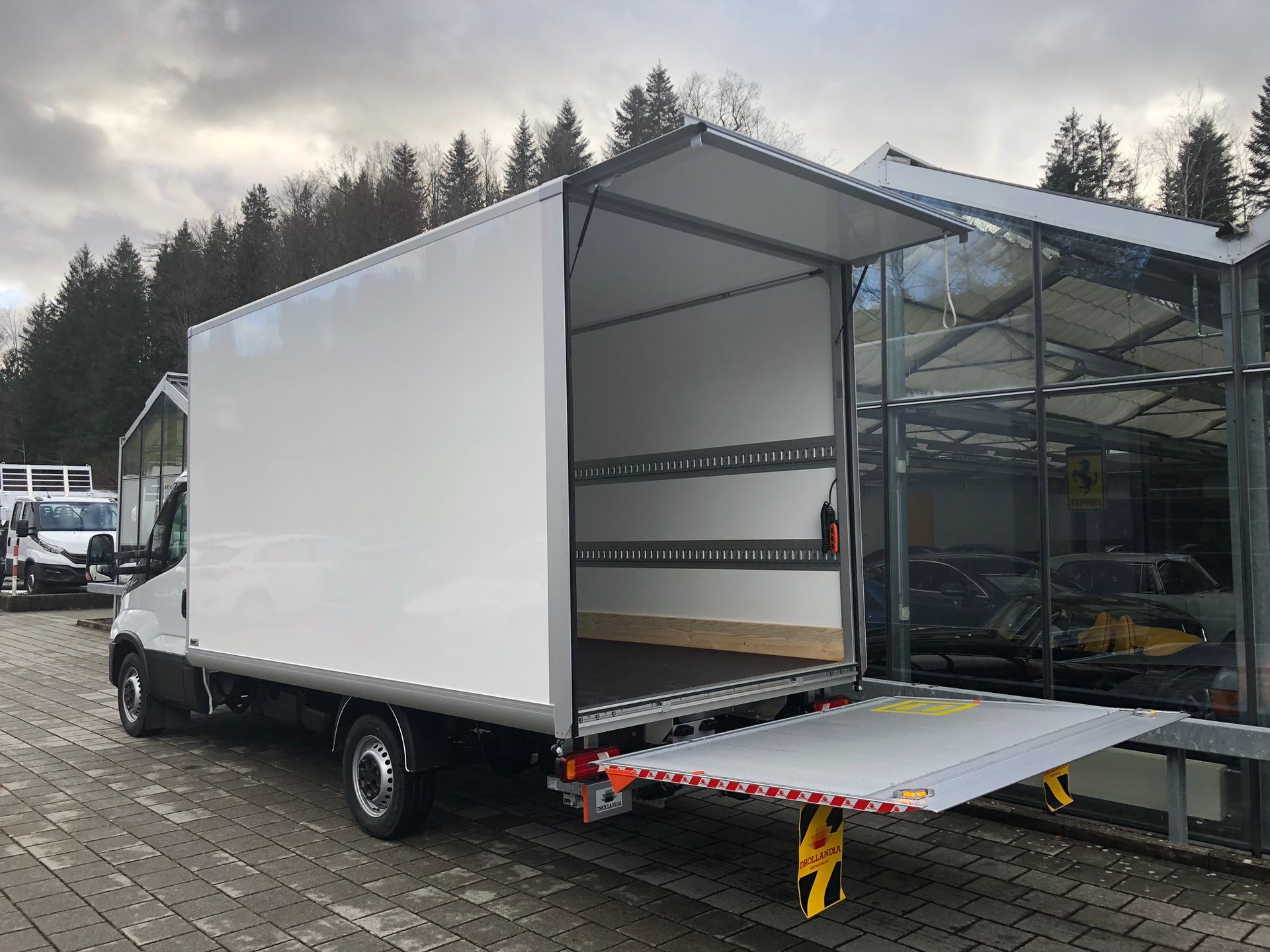 IVECO 35 S 16 H 3.0 A8 Kasten Hebebühne-image-9