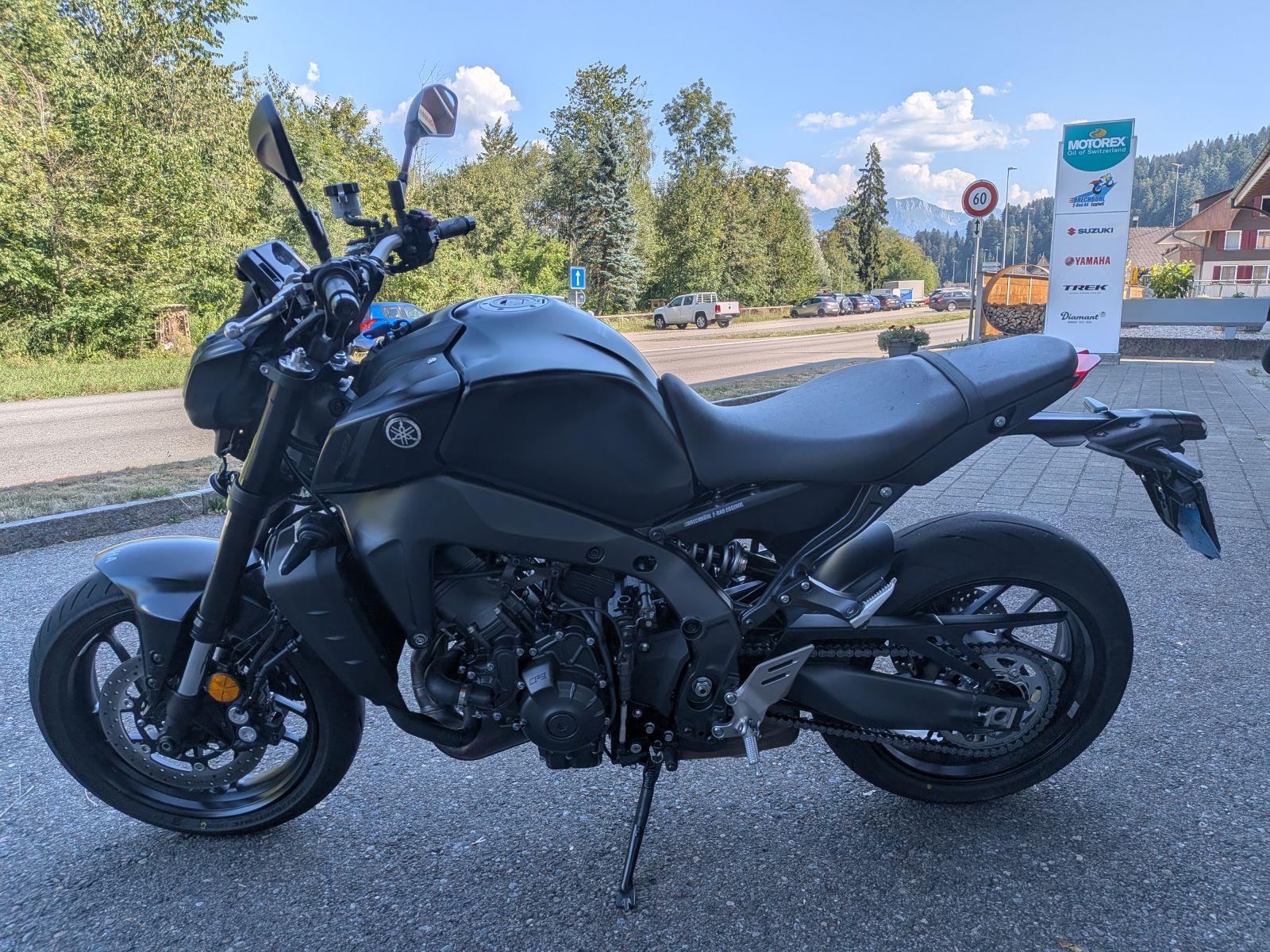 YAMAHA MT-09-image-3