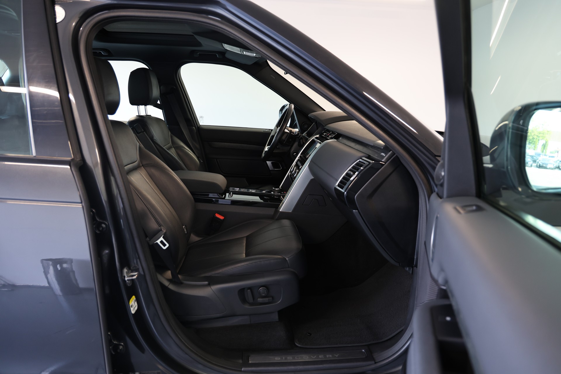 LAND ROVER Discovery 3.0 Si6 HSE 7-Sitzer-image-11