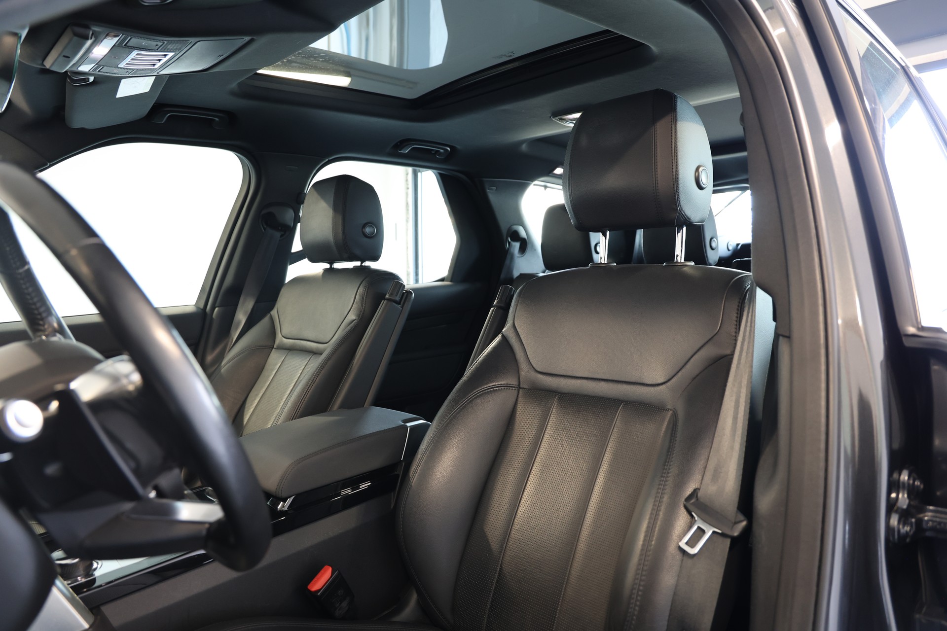 LAND ROVER Discovery 3.0 Si6 HSE 7-Sitzer-image-6